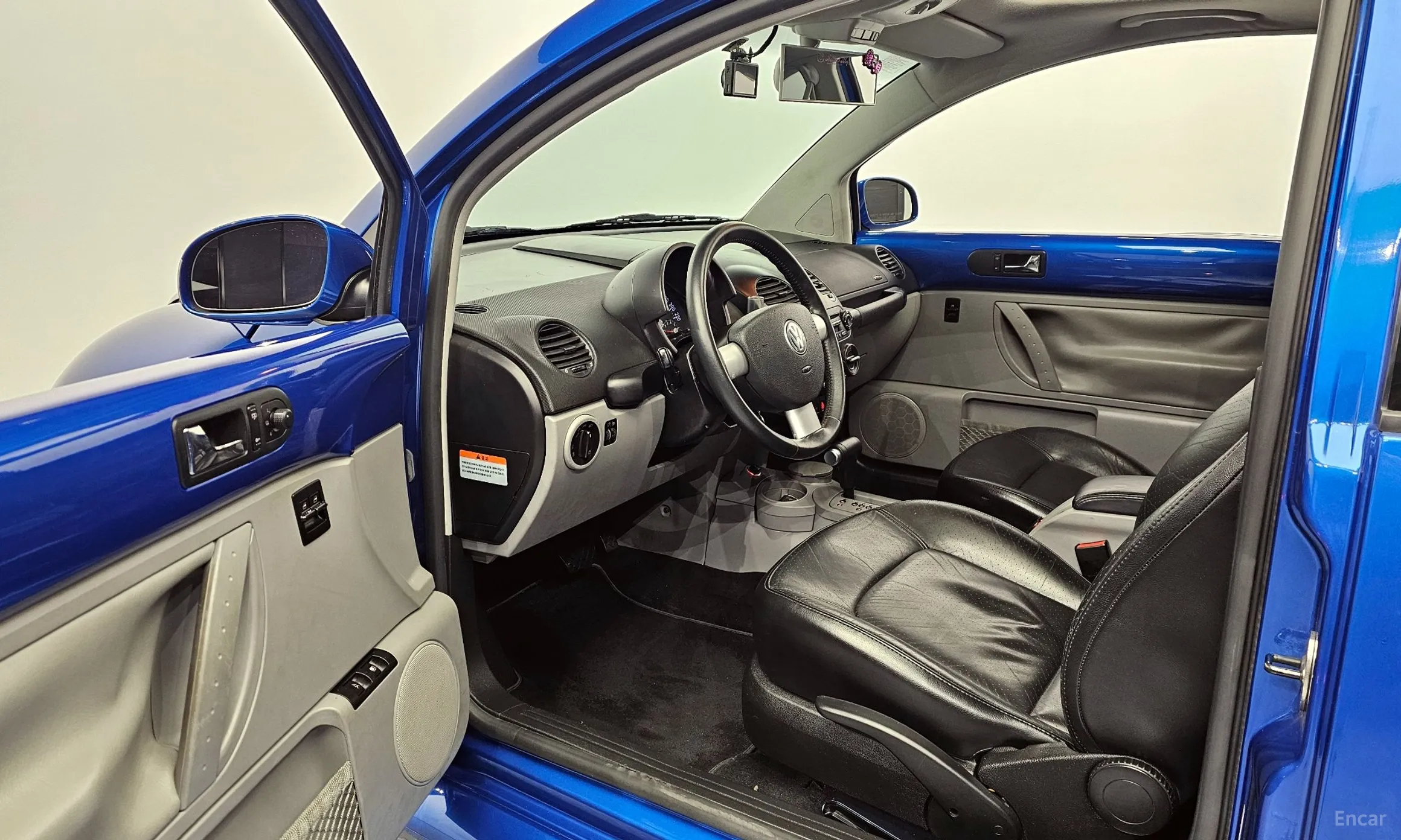 Volkswagen New Beetle превью 11