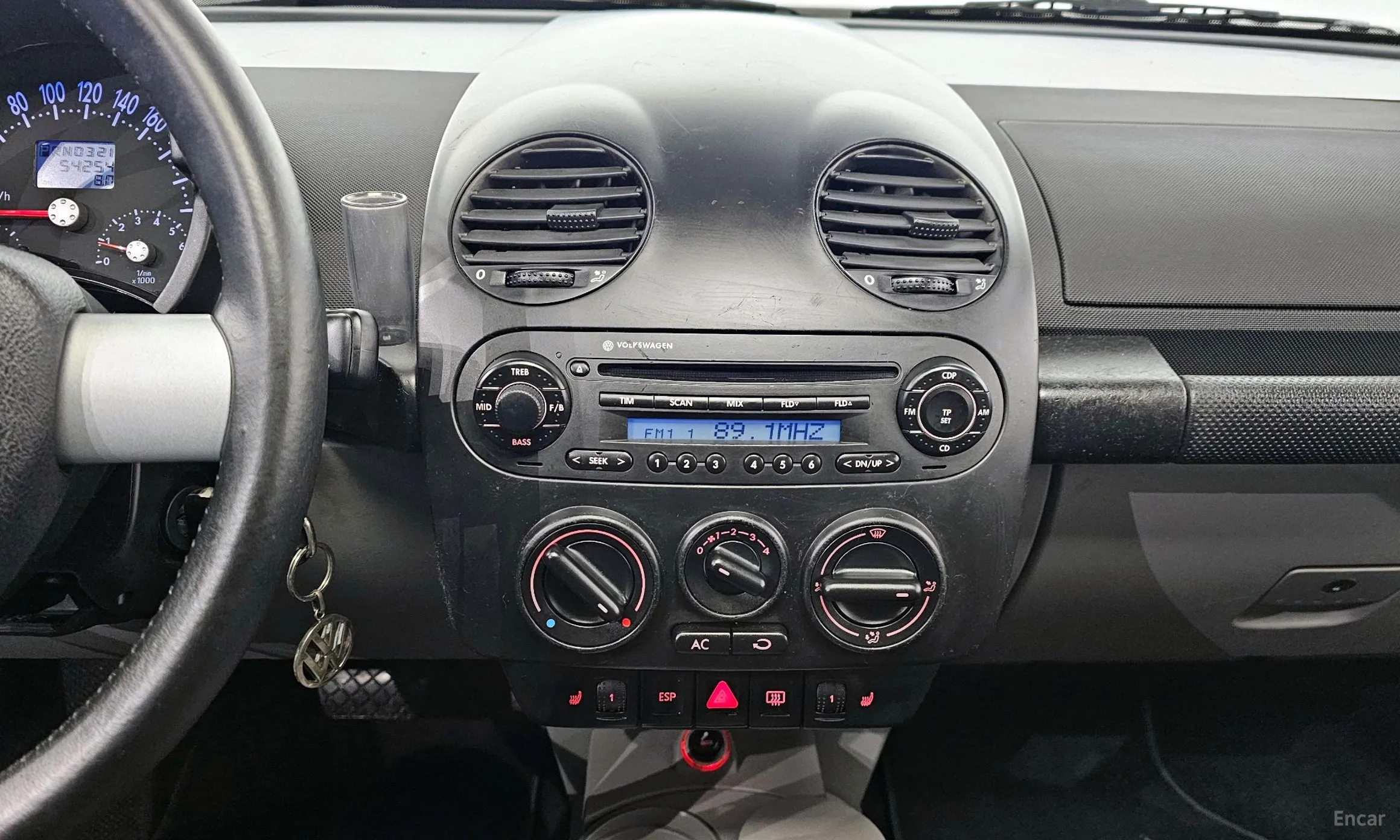 Volkswagen New Beetle превью 13