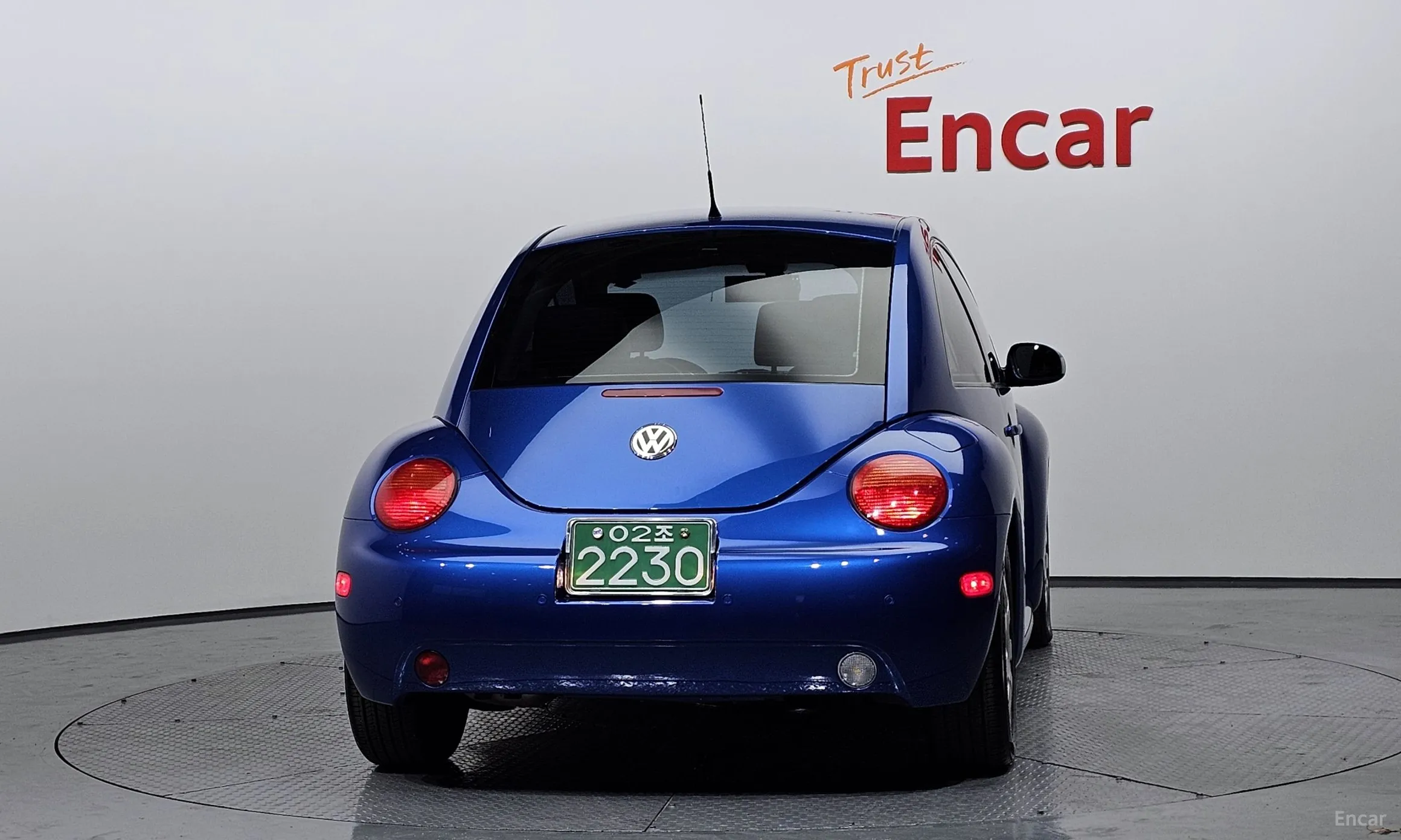 Volkswagen New Beetle превью 4