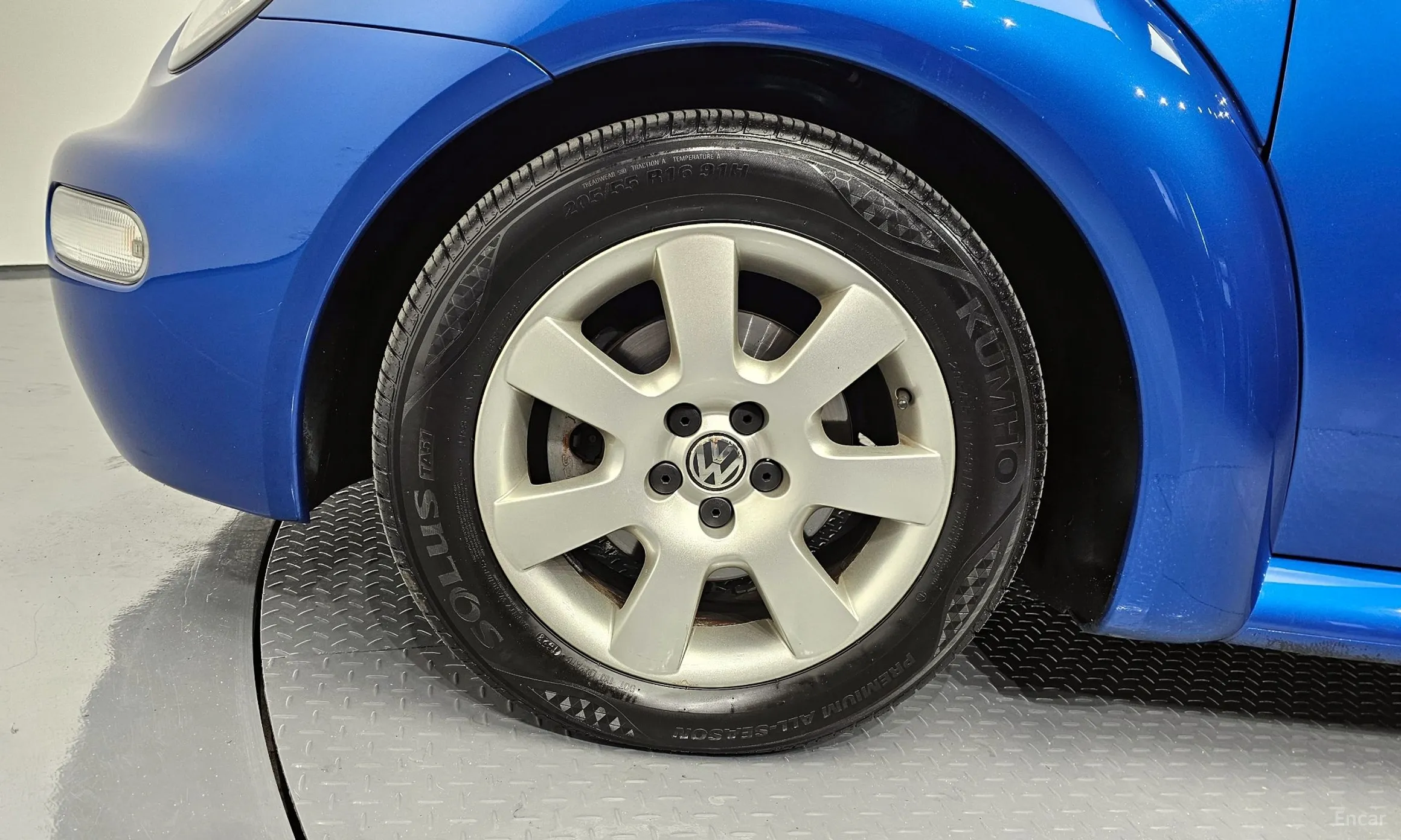 Volkswagen New Beetle превью 5