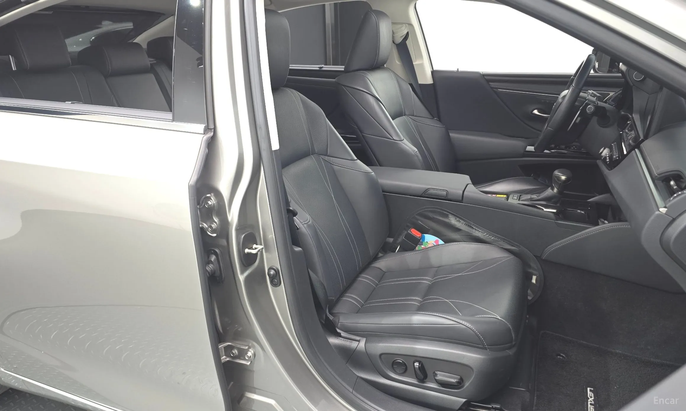 Lexus ES300h 7th Generation превью 10