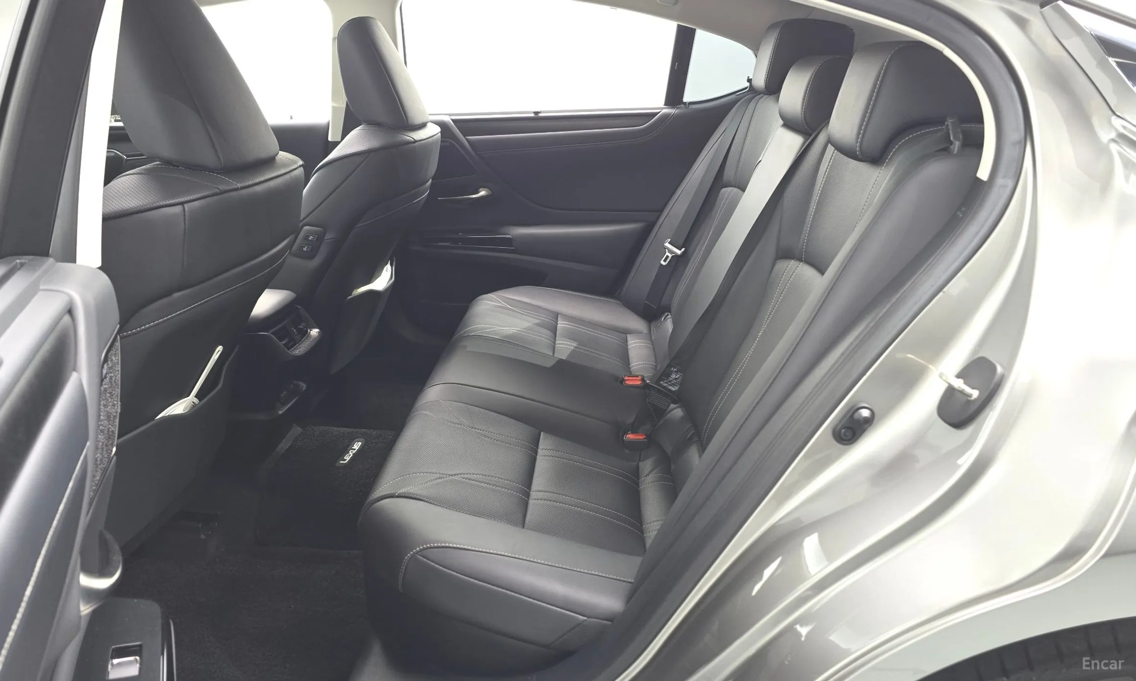 Lexus ES300h 7th Generation превью 12