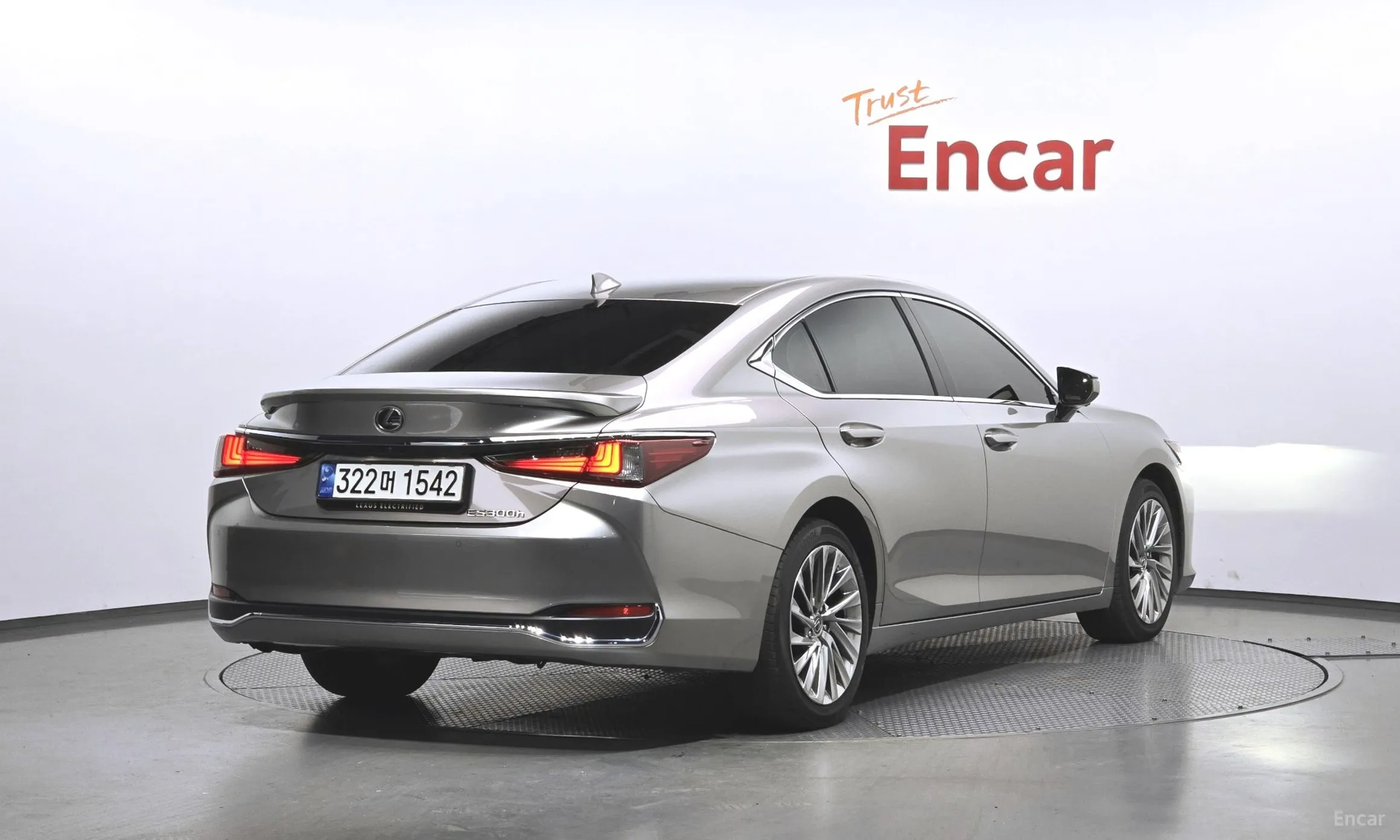 Lexus ES300h 7th Generation