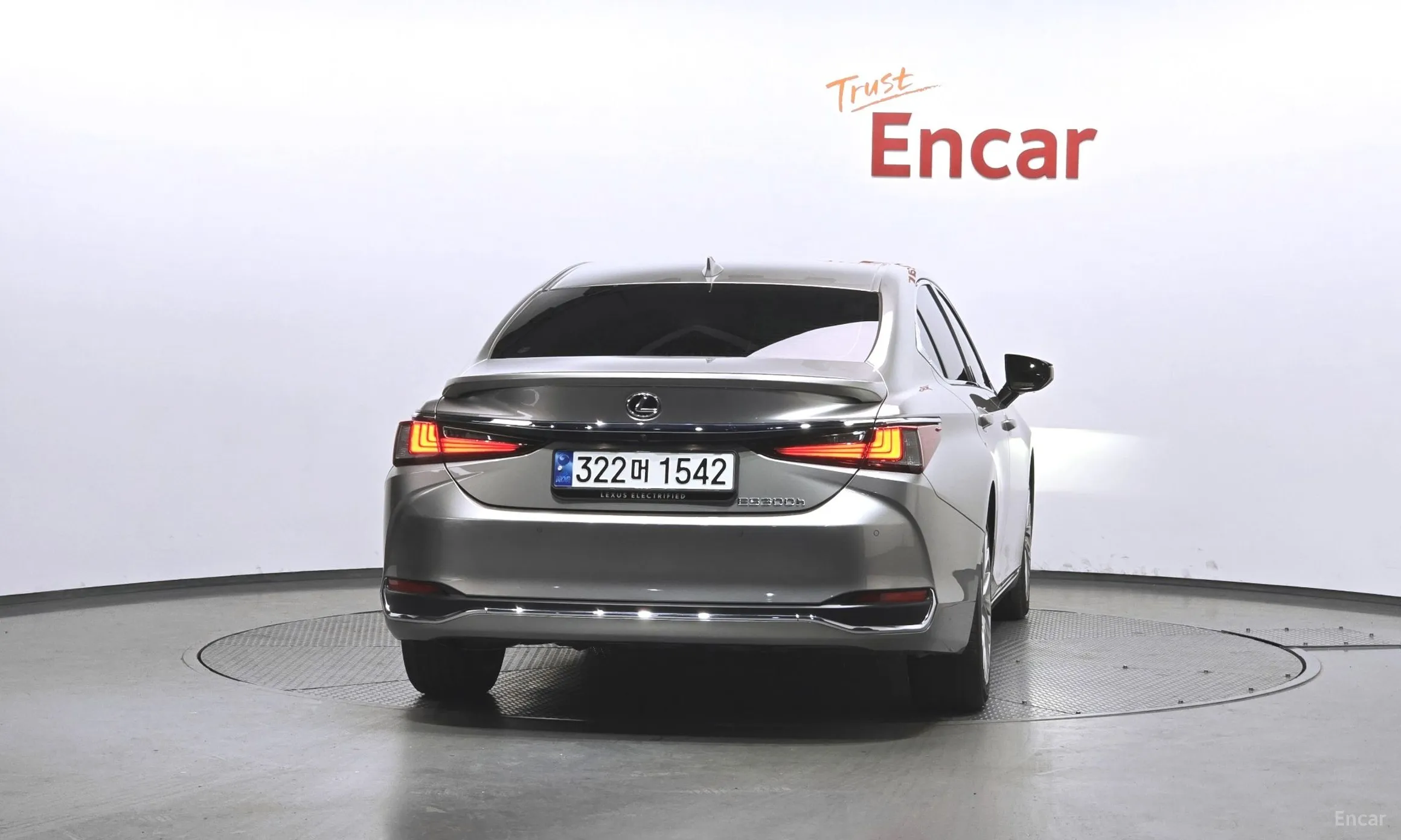 Lexus ES300h 7th Generation превью 4