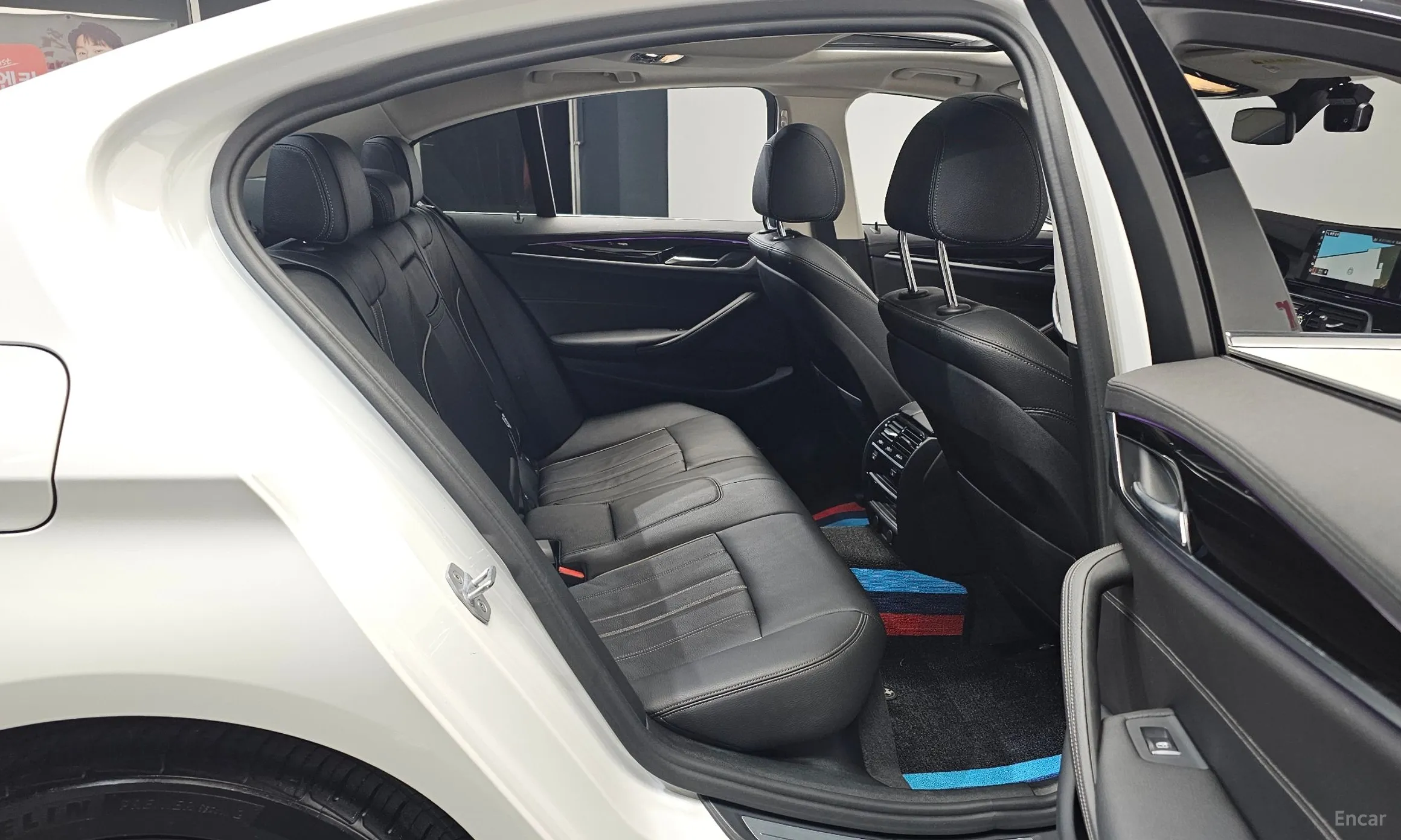 BMW 5 Series (G30) превью 12