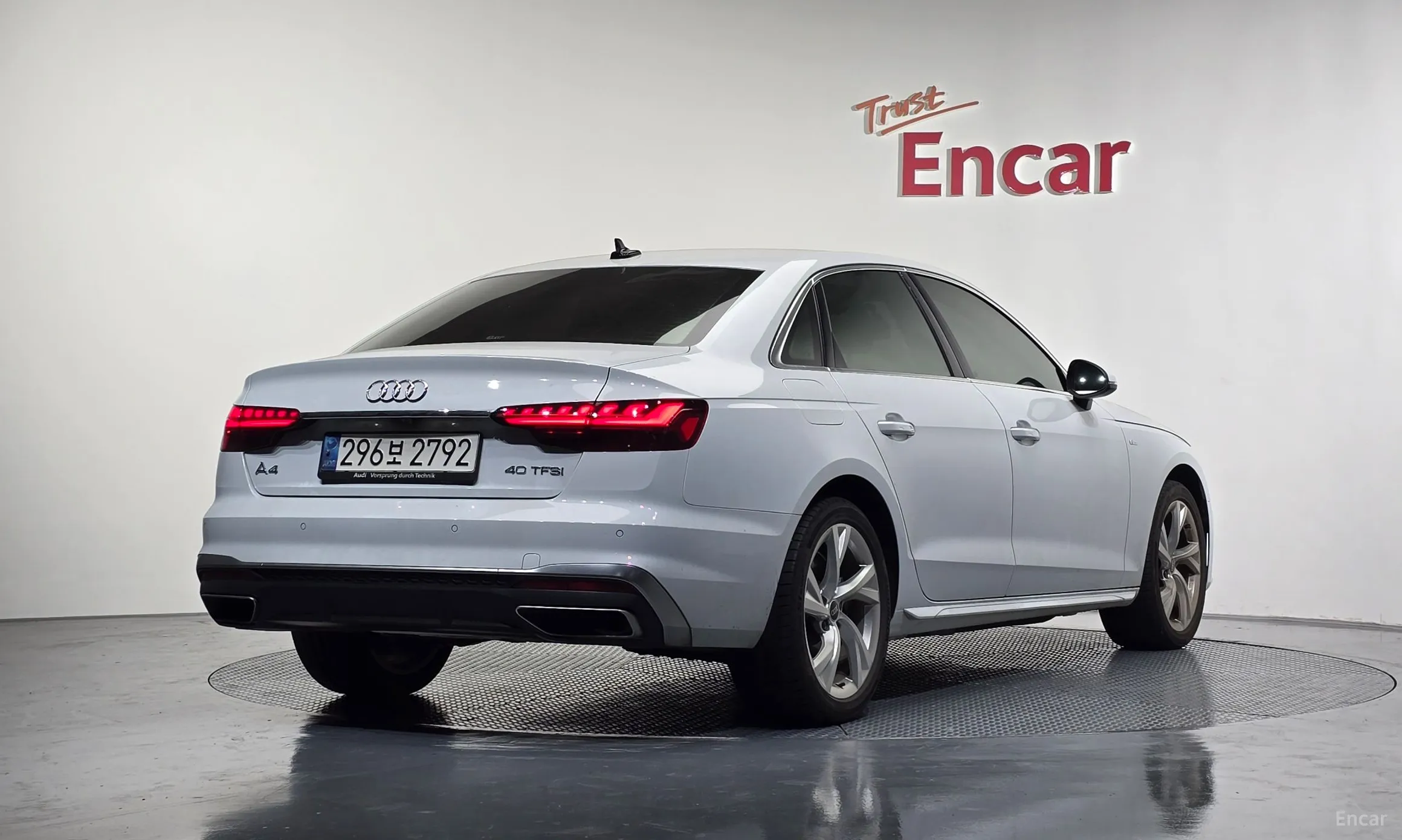 Audi A4 (B9) превью 2