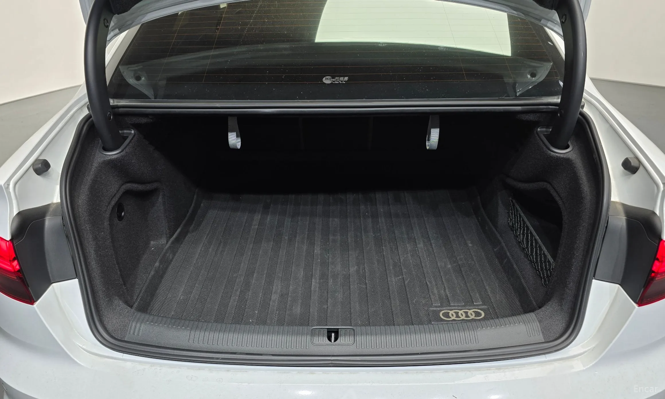 Audi A4 (B9) превью 20