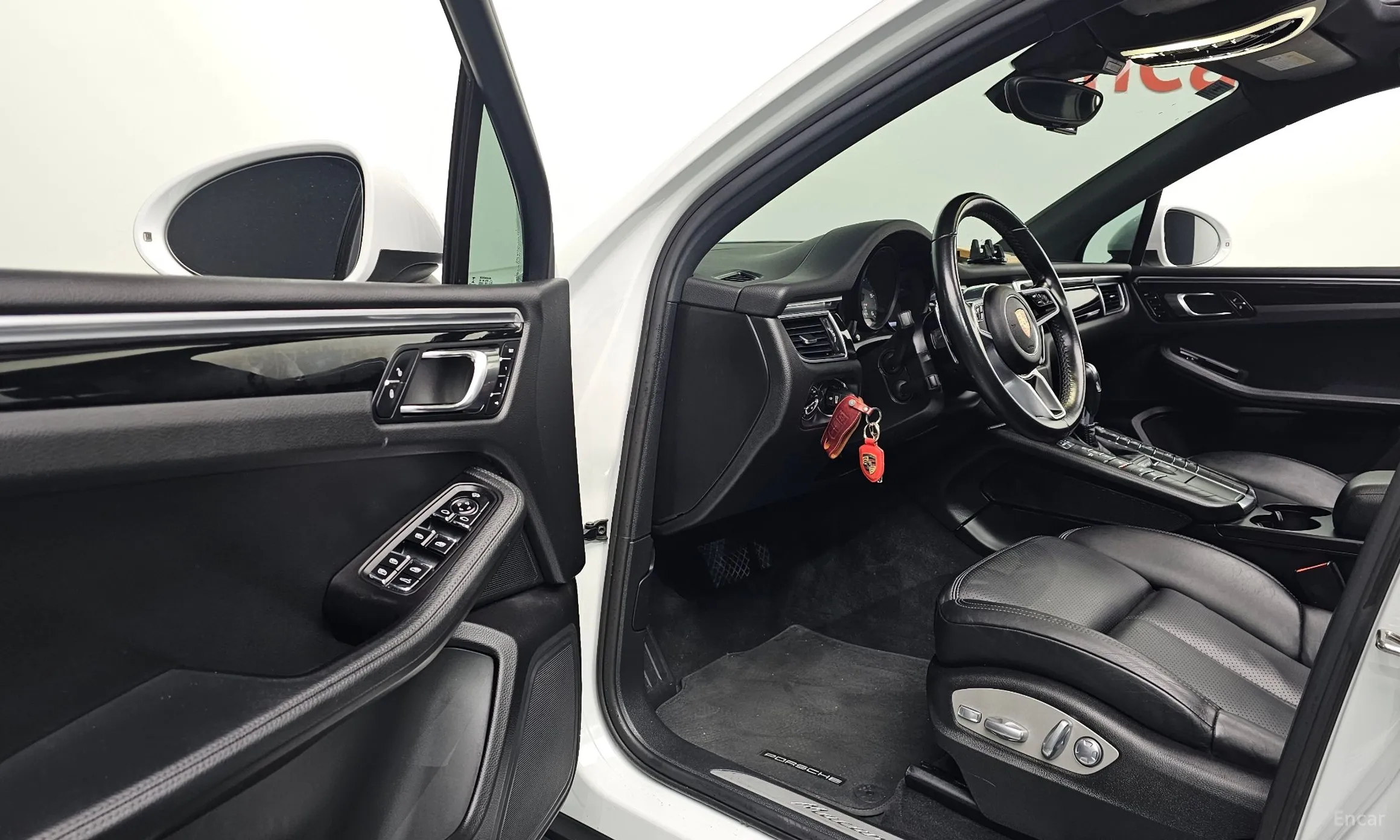 Porsche Macan превью 11