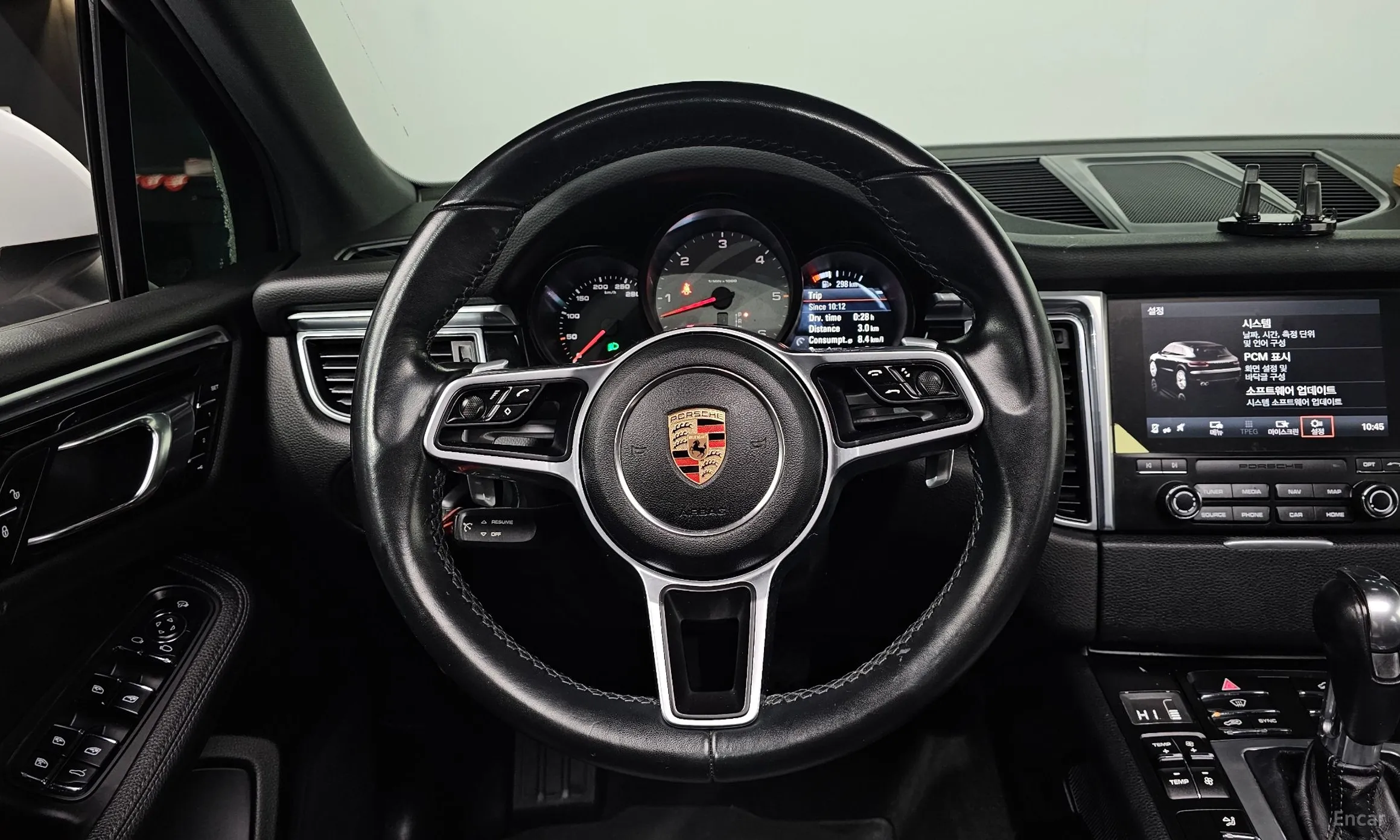 Porsche Macan превью 13