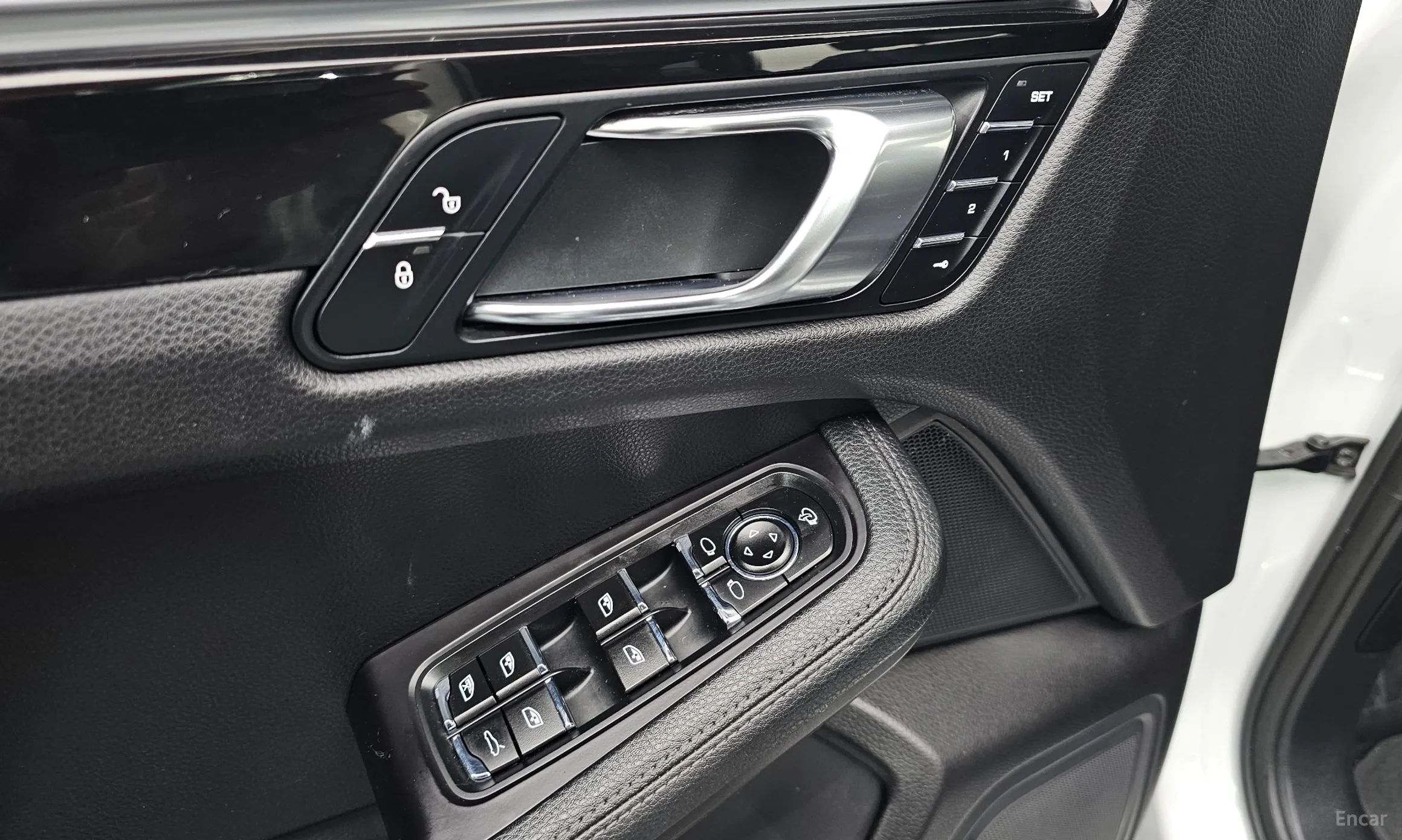 Porsche Macan превью 16
