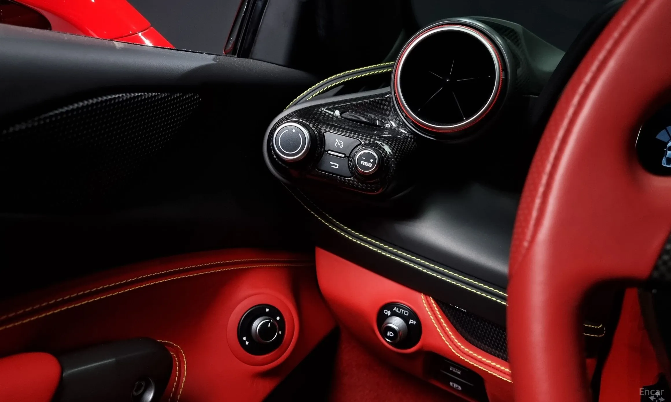Ferrari F8 Tributo превью 14