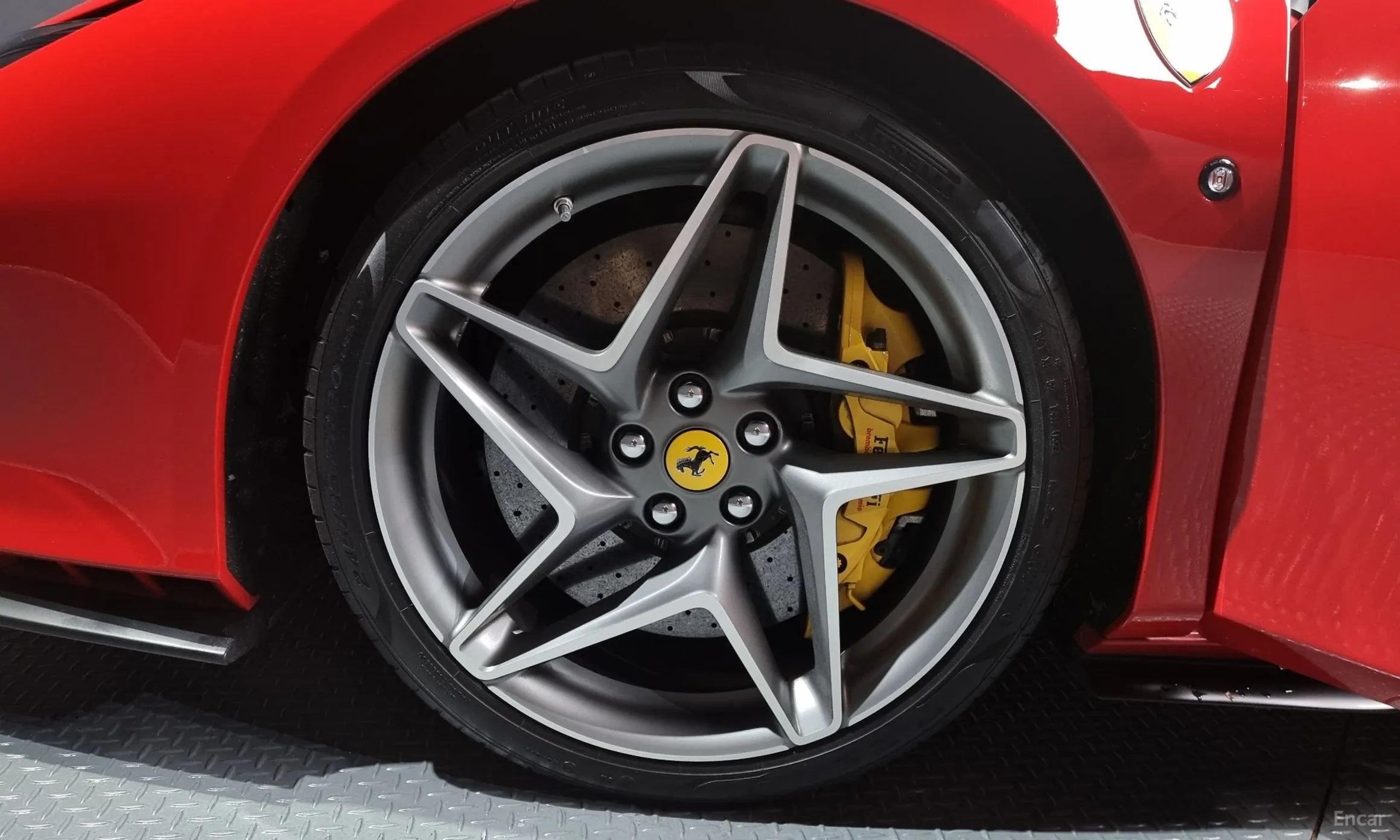 Ferrari F8 Tributo превью 5