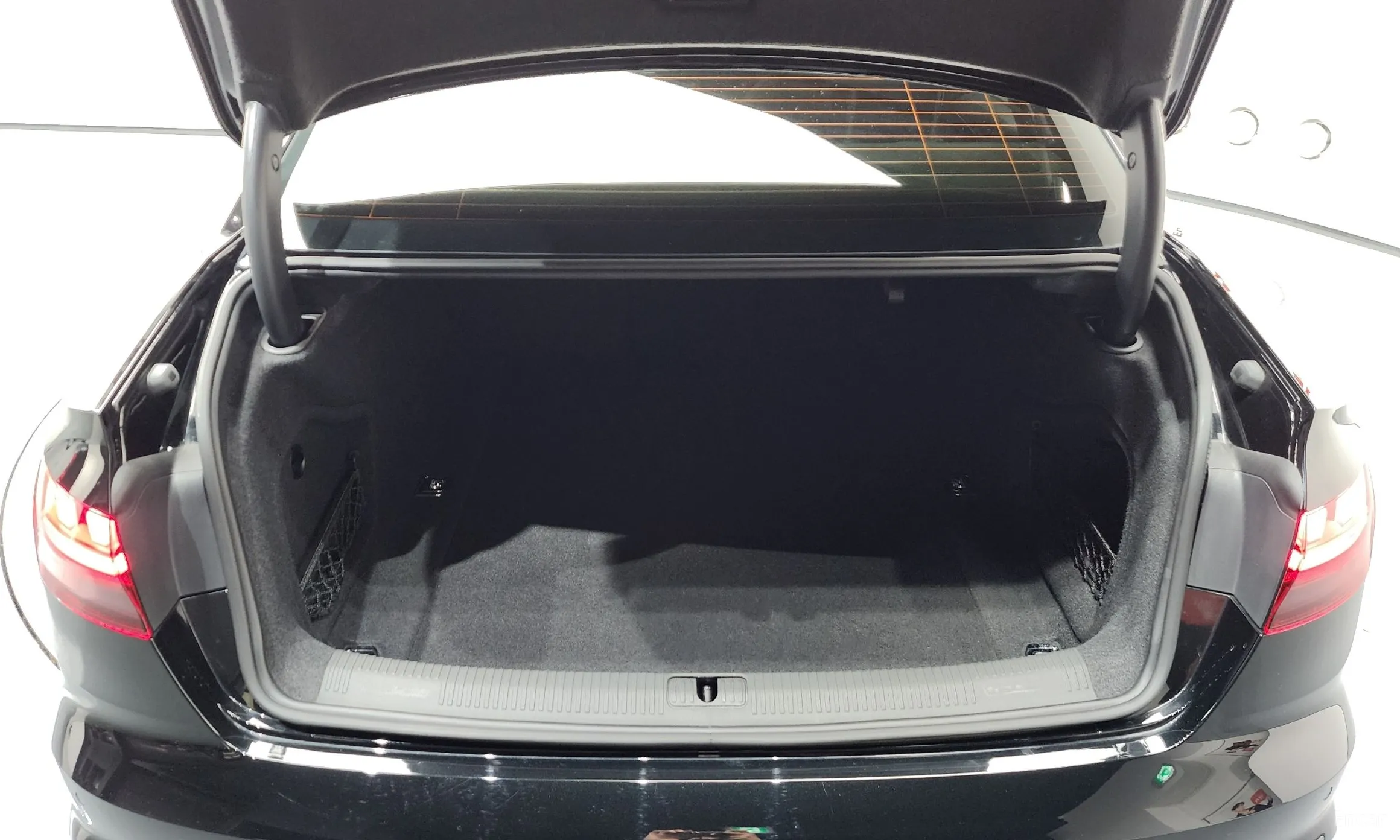 Audi A4 (B9) превью 20