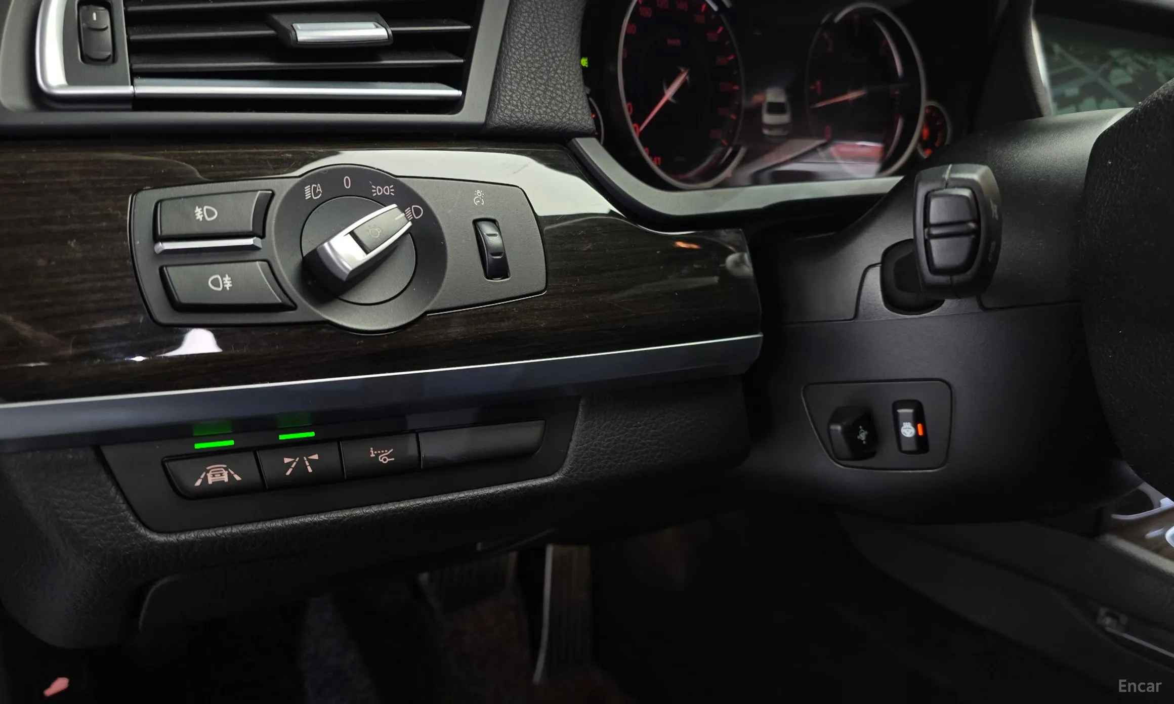 BMW 7 Series (F01) превью 14