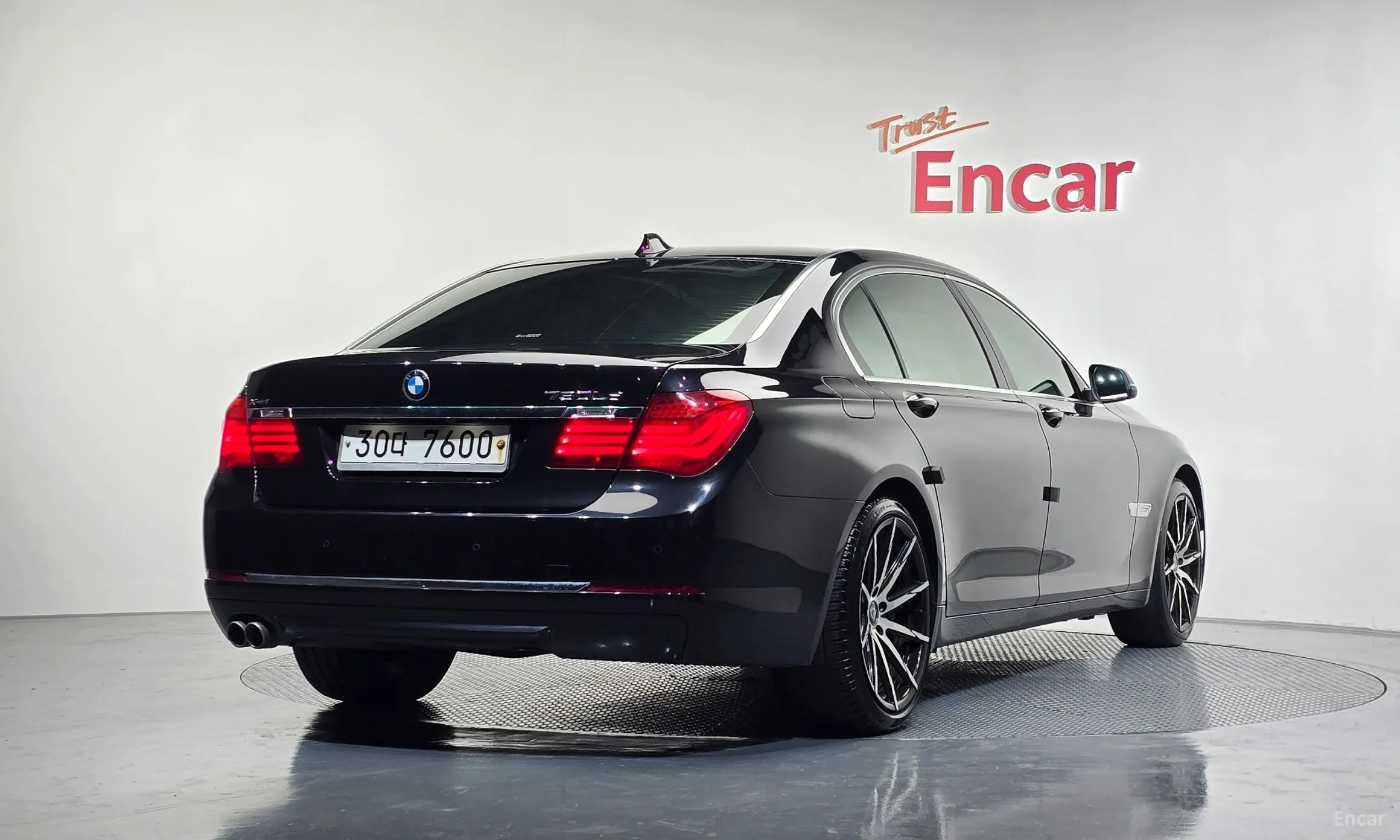 BMW 7 Series (F01)