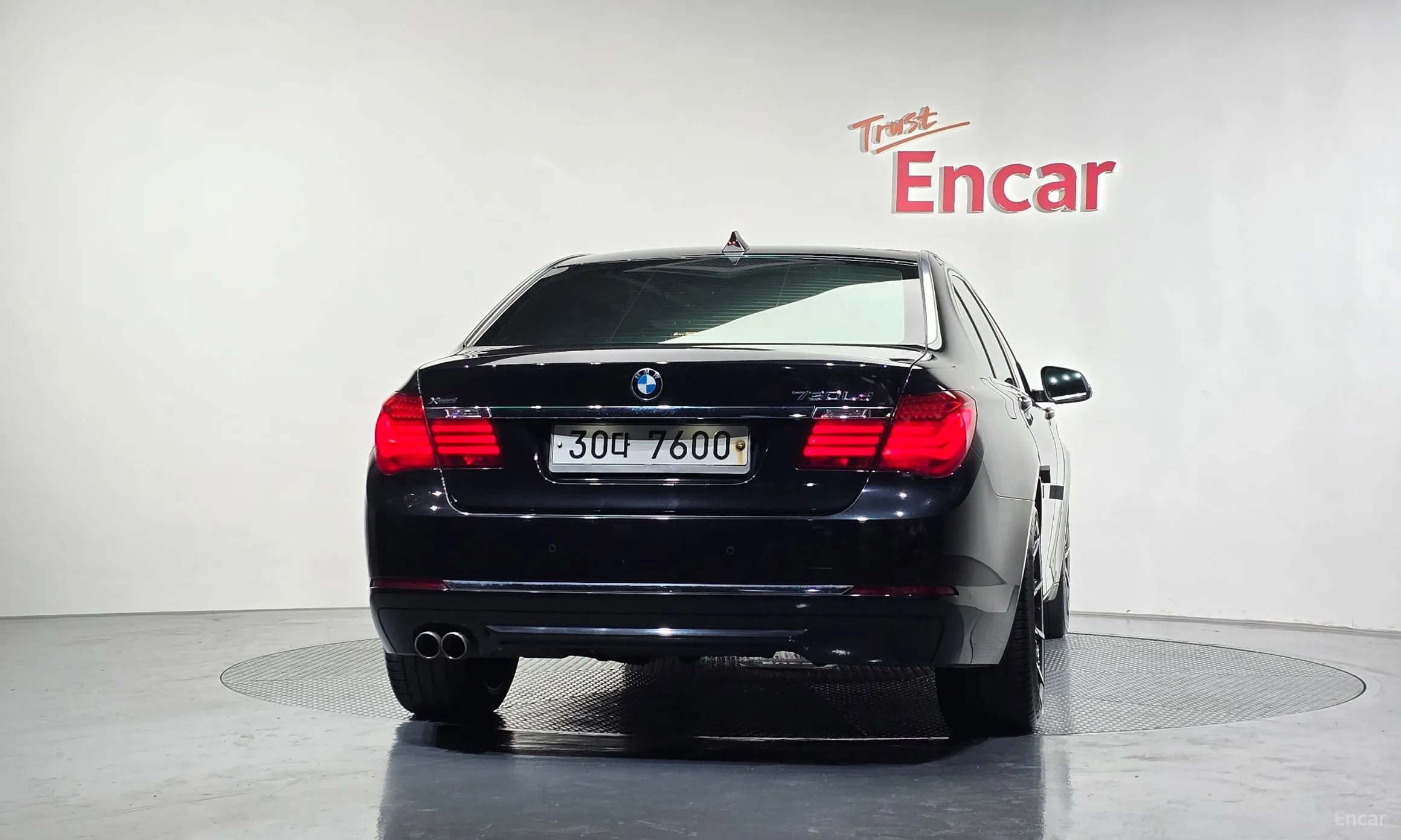BMW 7 Series (F01) превью 4