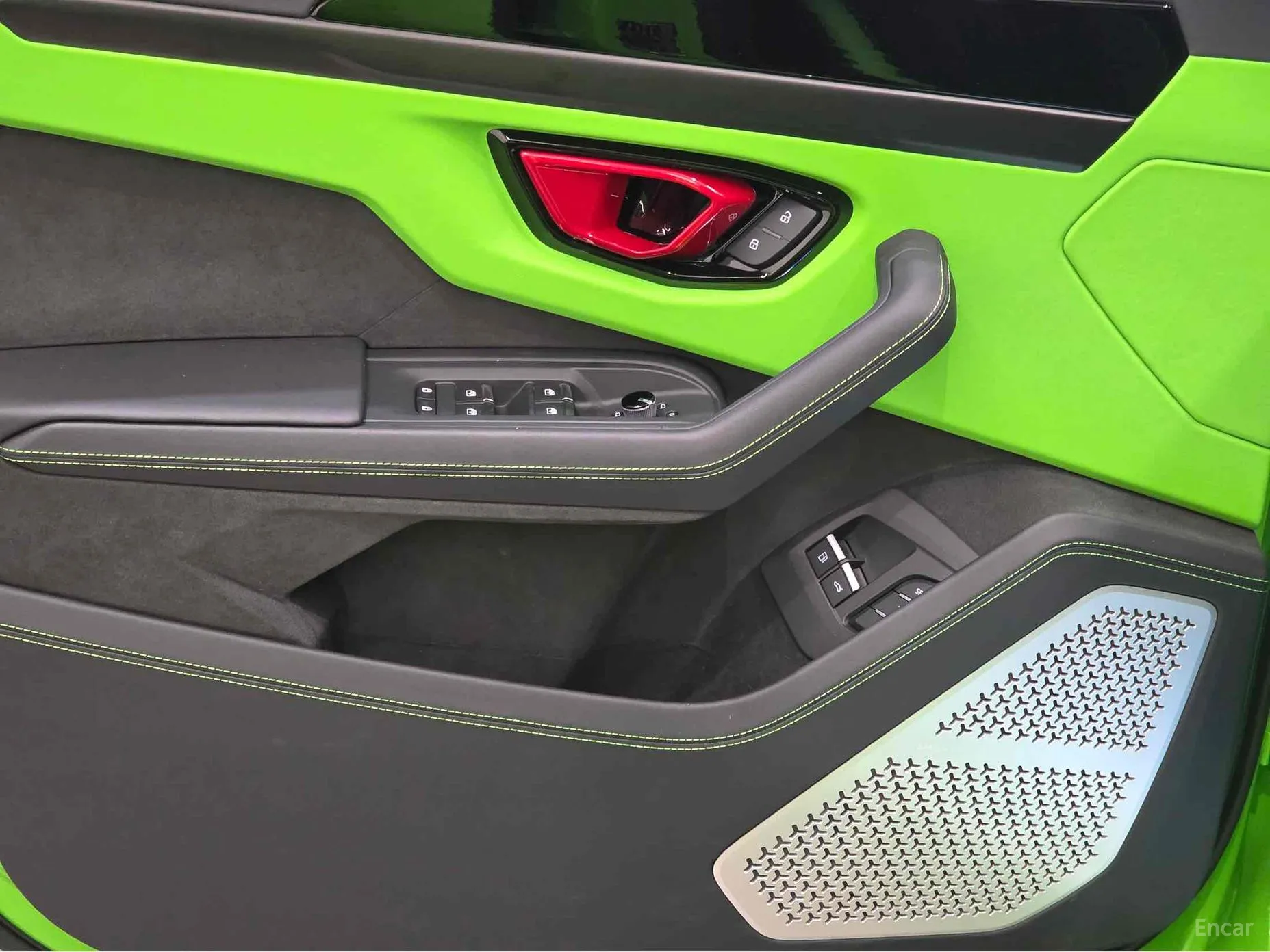 Lamborghini Urus превью 12