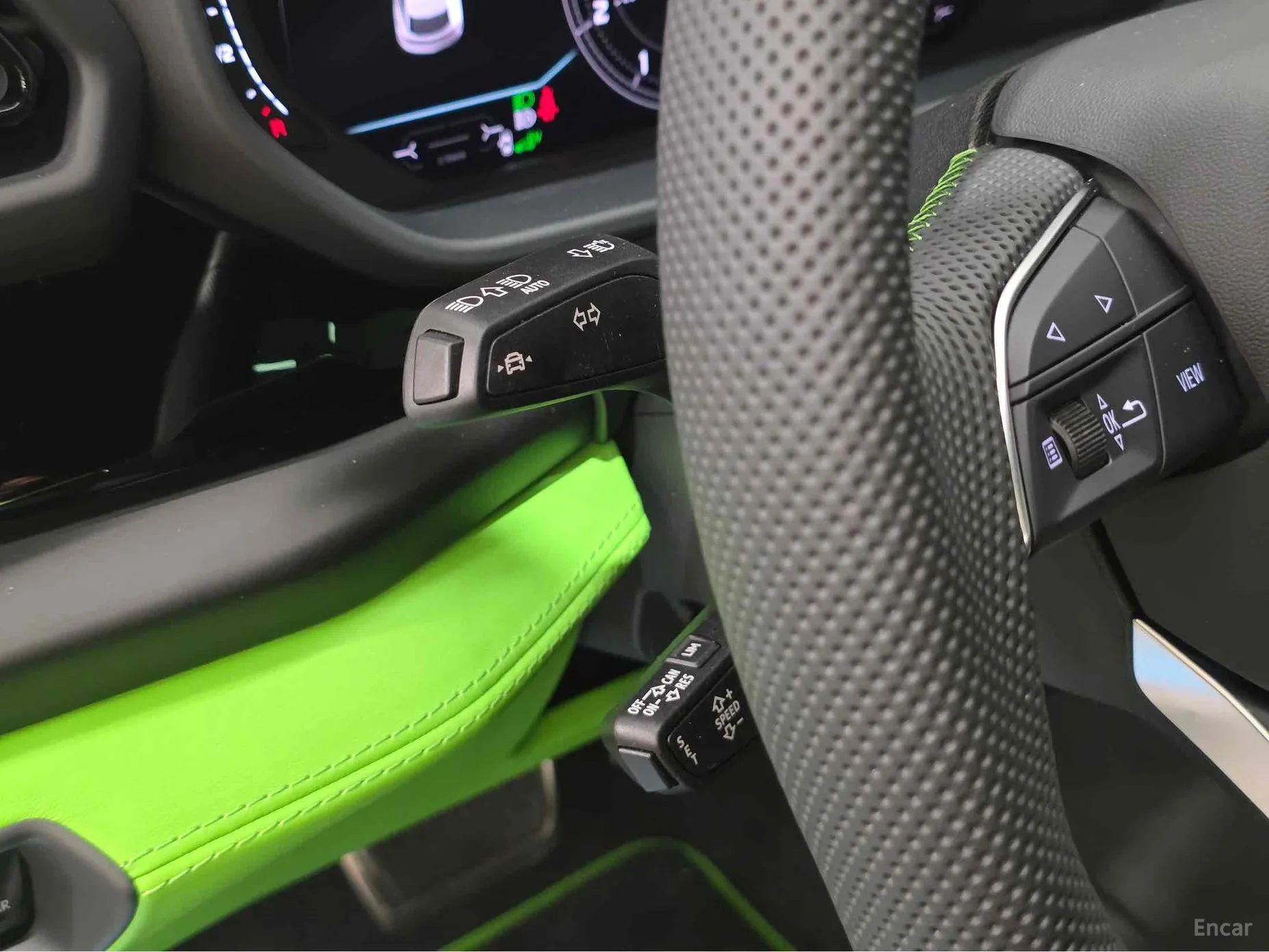 Lamborghini Urus превью 17