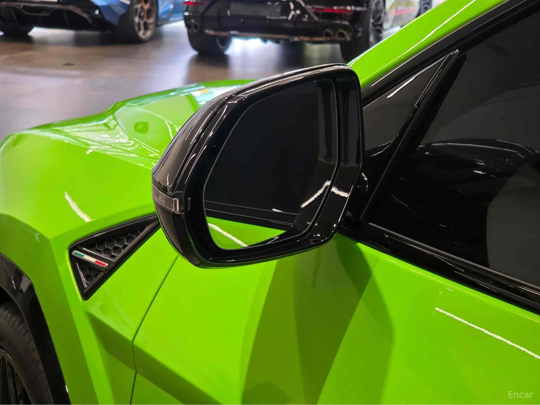 Lamborghini Urus превью 19