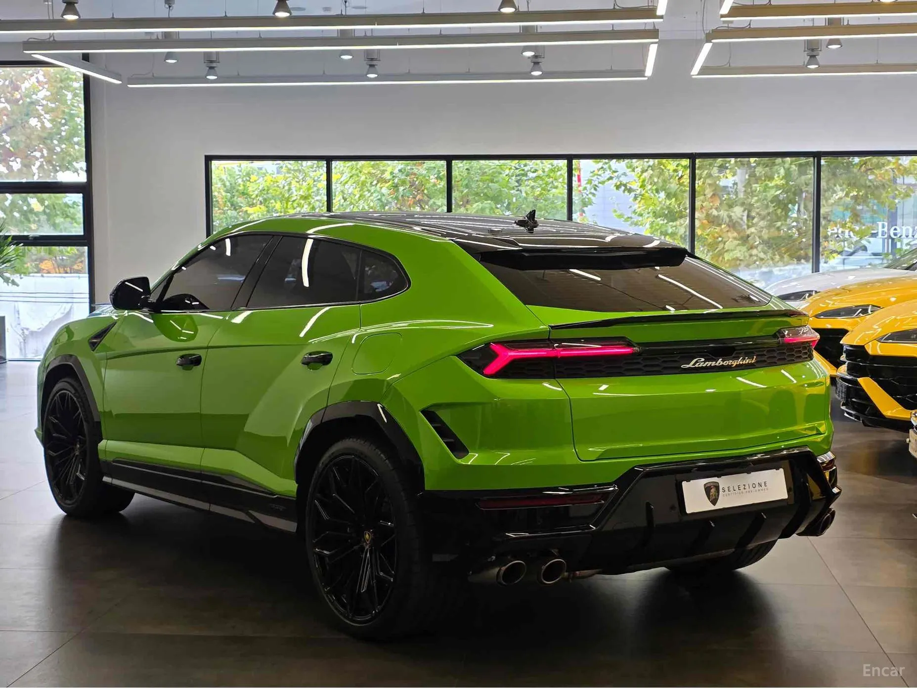 Lamborghini Urus превью 20