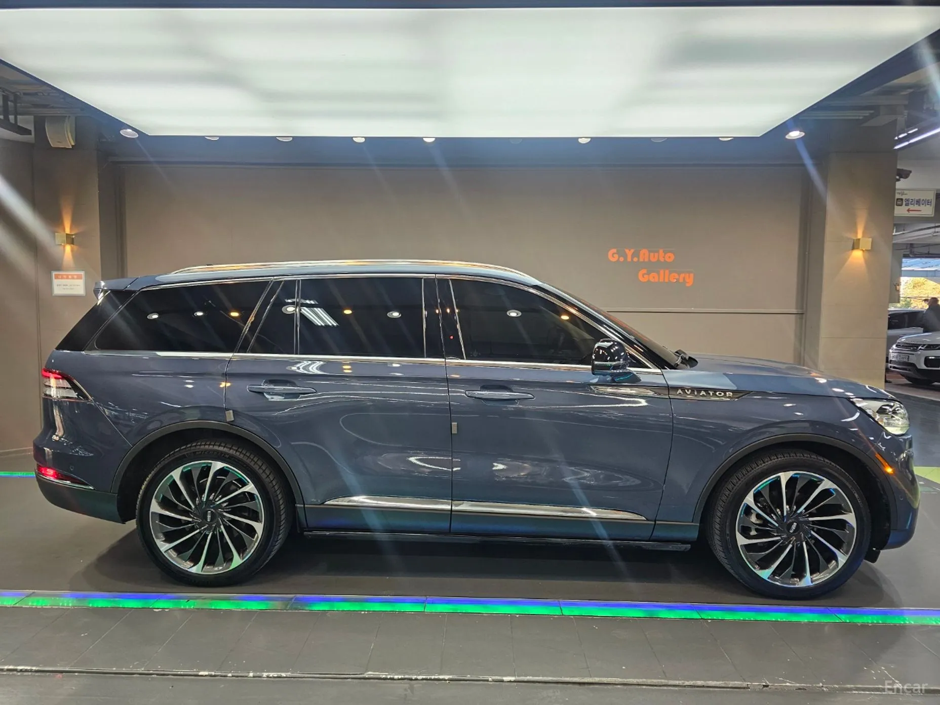 Lincoln Aviator 2nd Generation превью 16