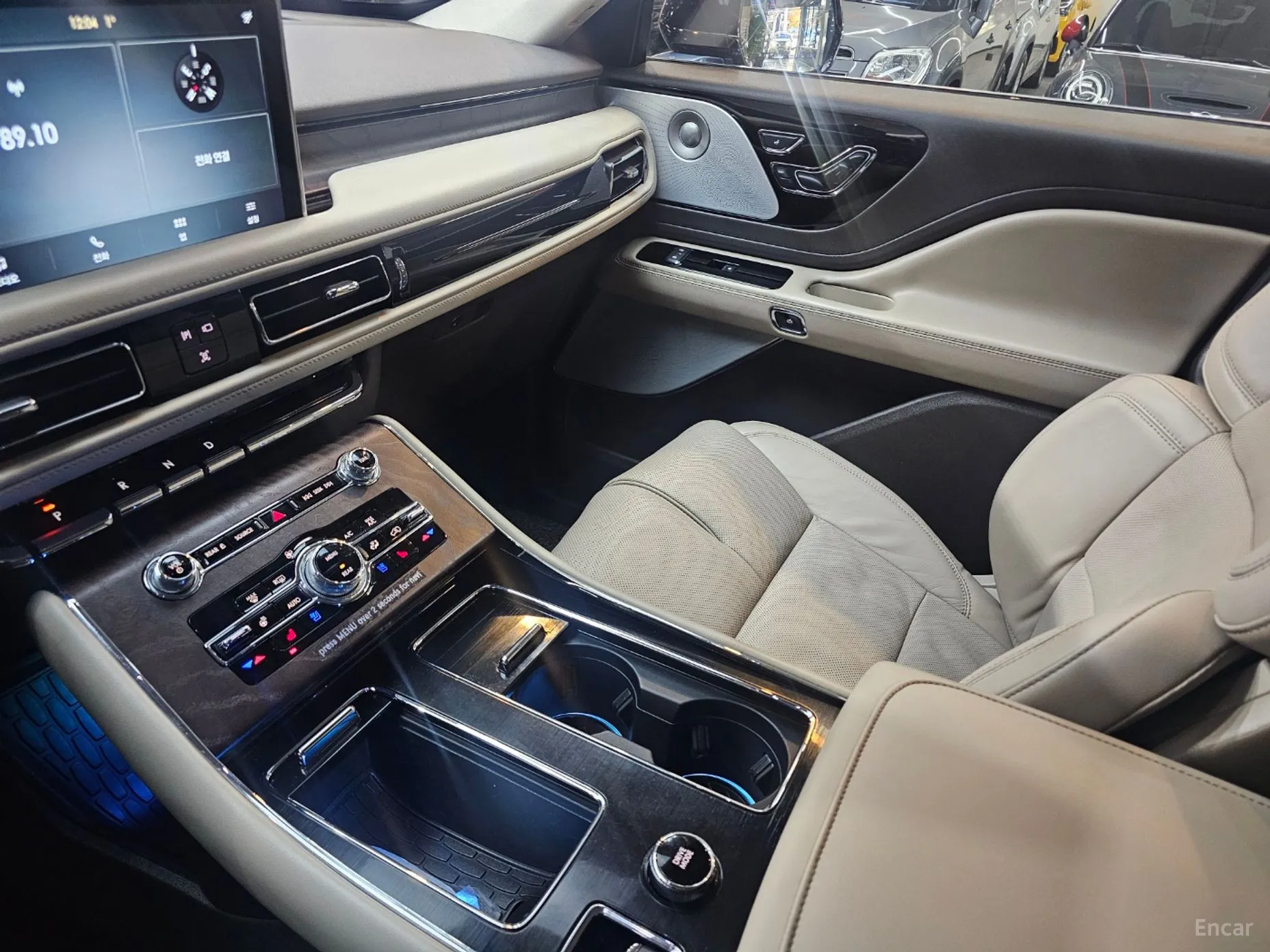 Lincoln Aviator 2nd Generation превью 7