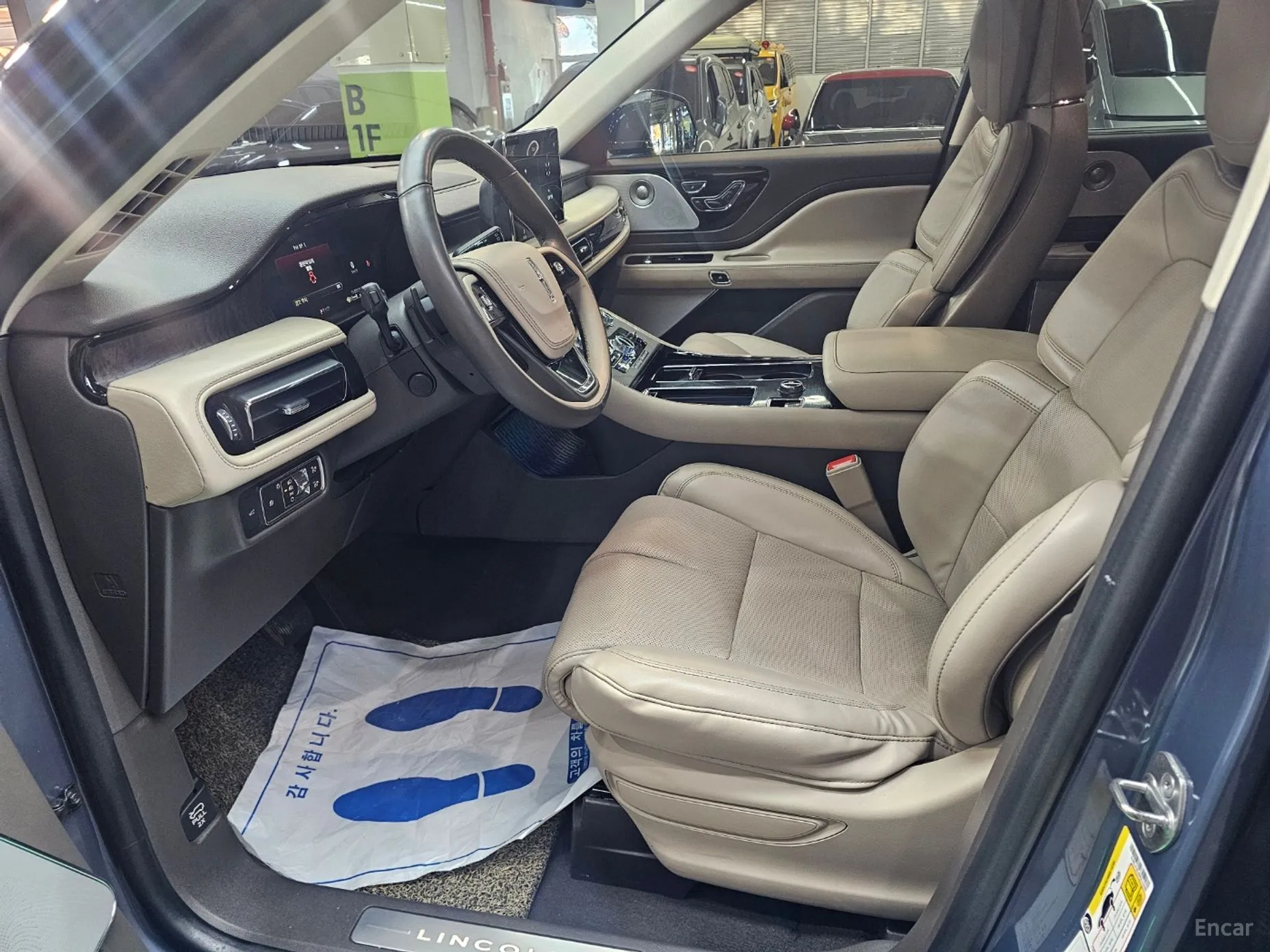 Lincoln Aviator 2nd Generation превью 9