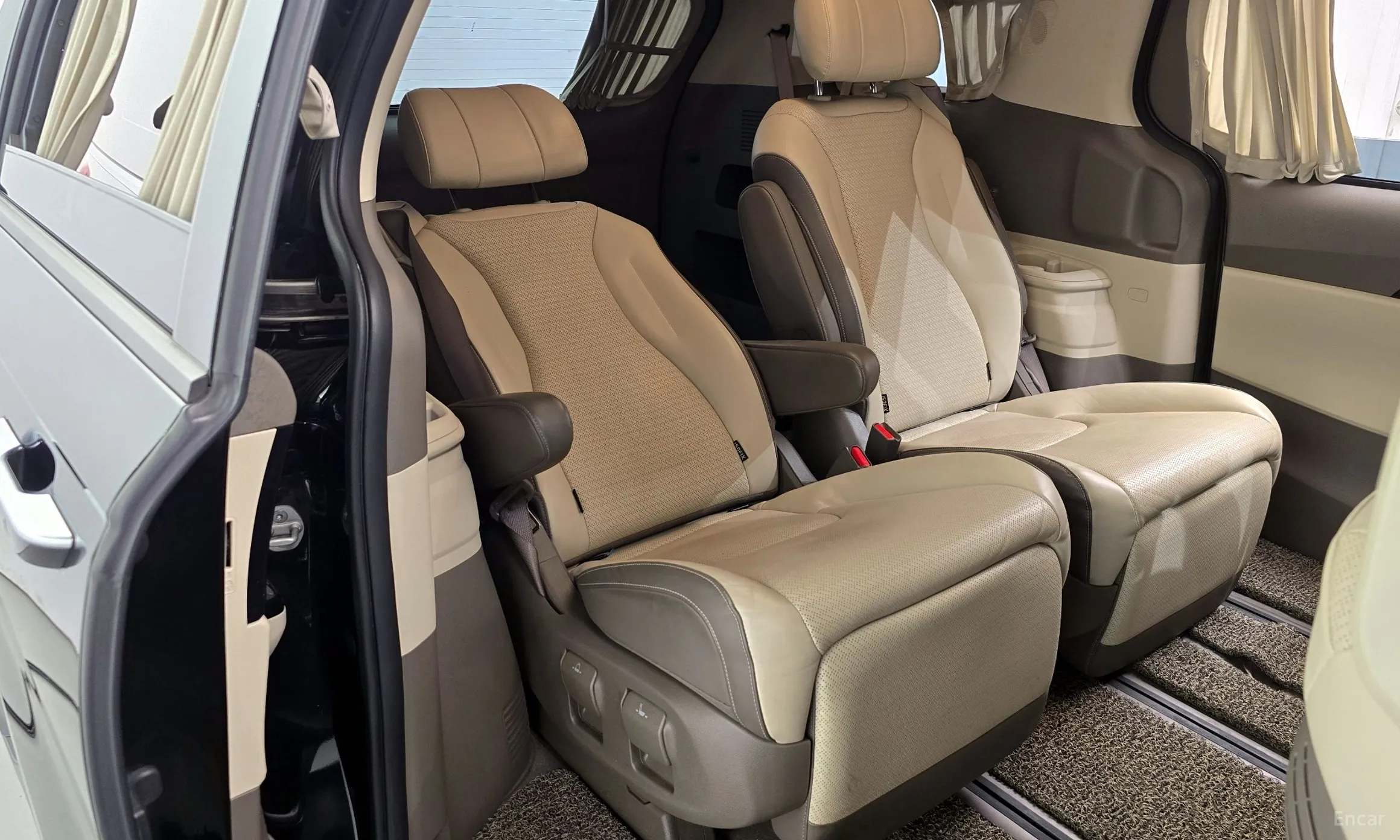 Kia Carnival Gen 4 превью 13