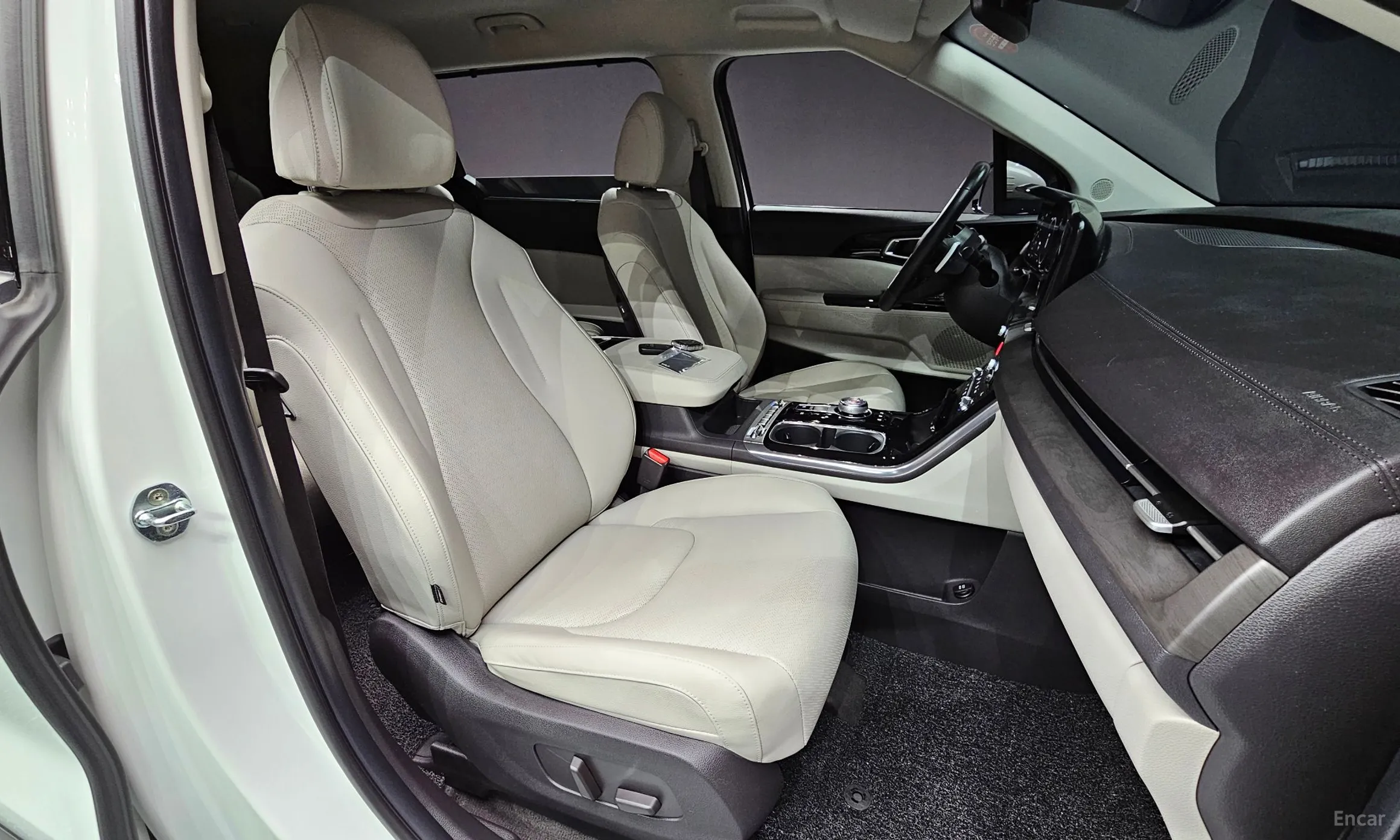Kia Carnival Gen 4 превью 10