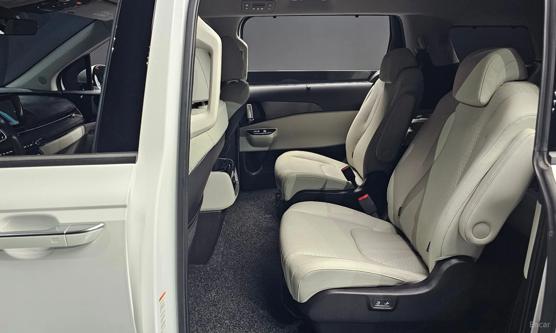 Kia Carnival Gen 4 превью 16
