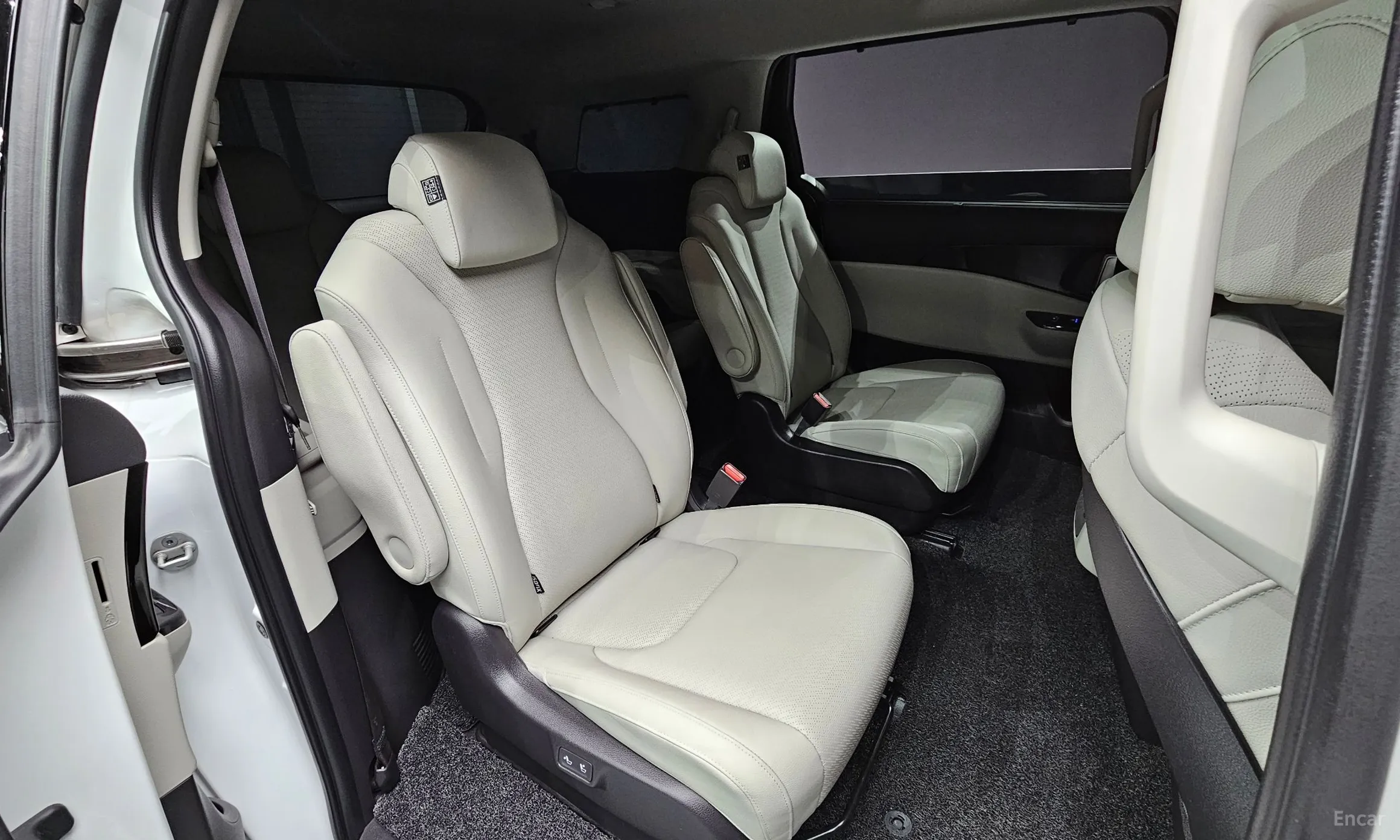 Kia Carnival Gen 4 превью 18