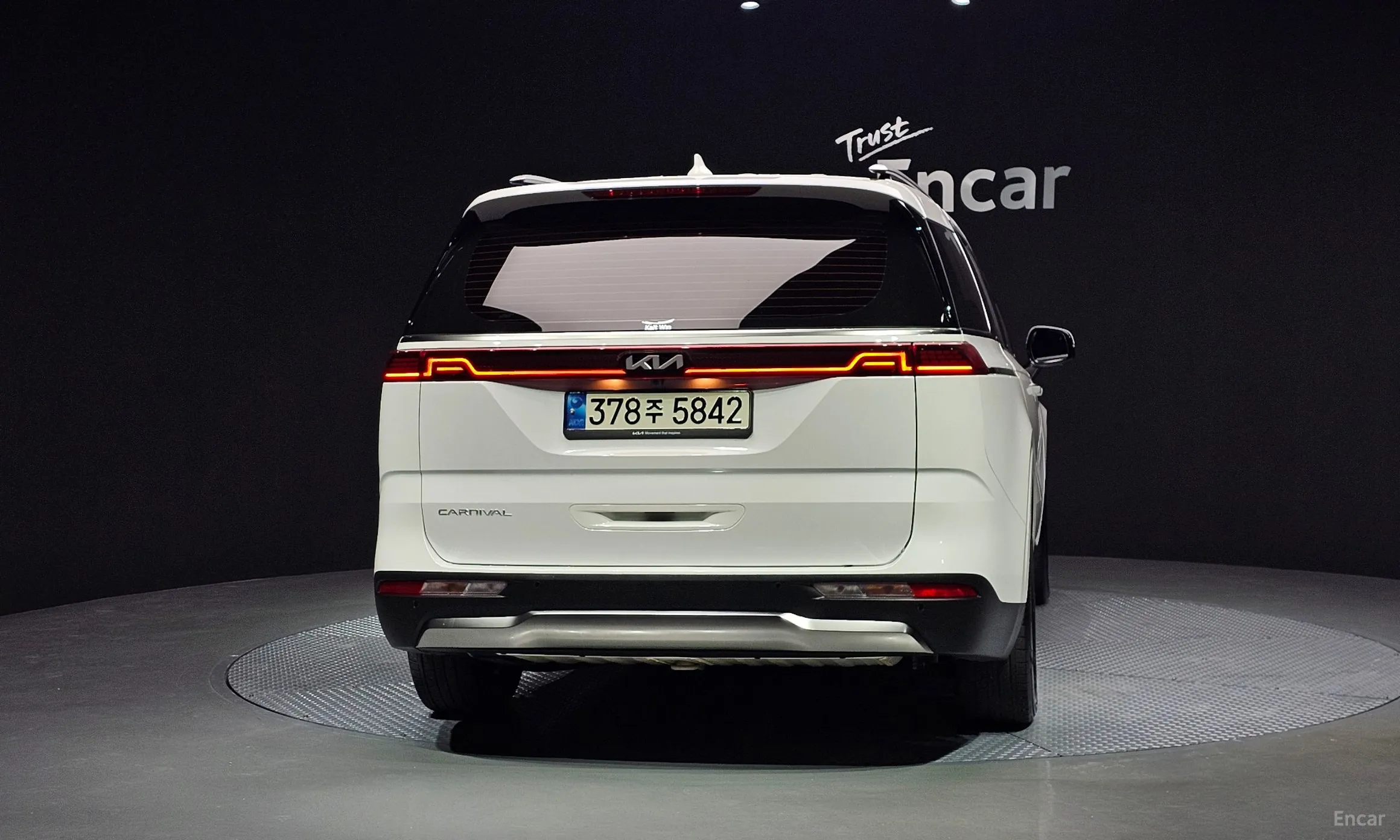 Kia Carnival Gen 4 превью 4