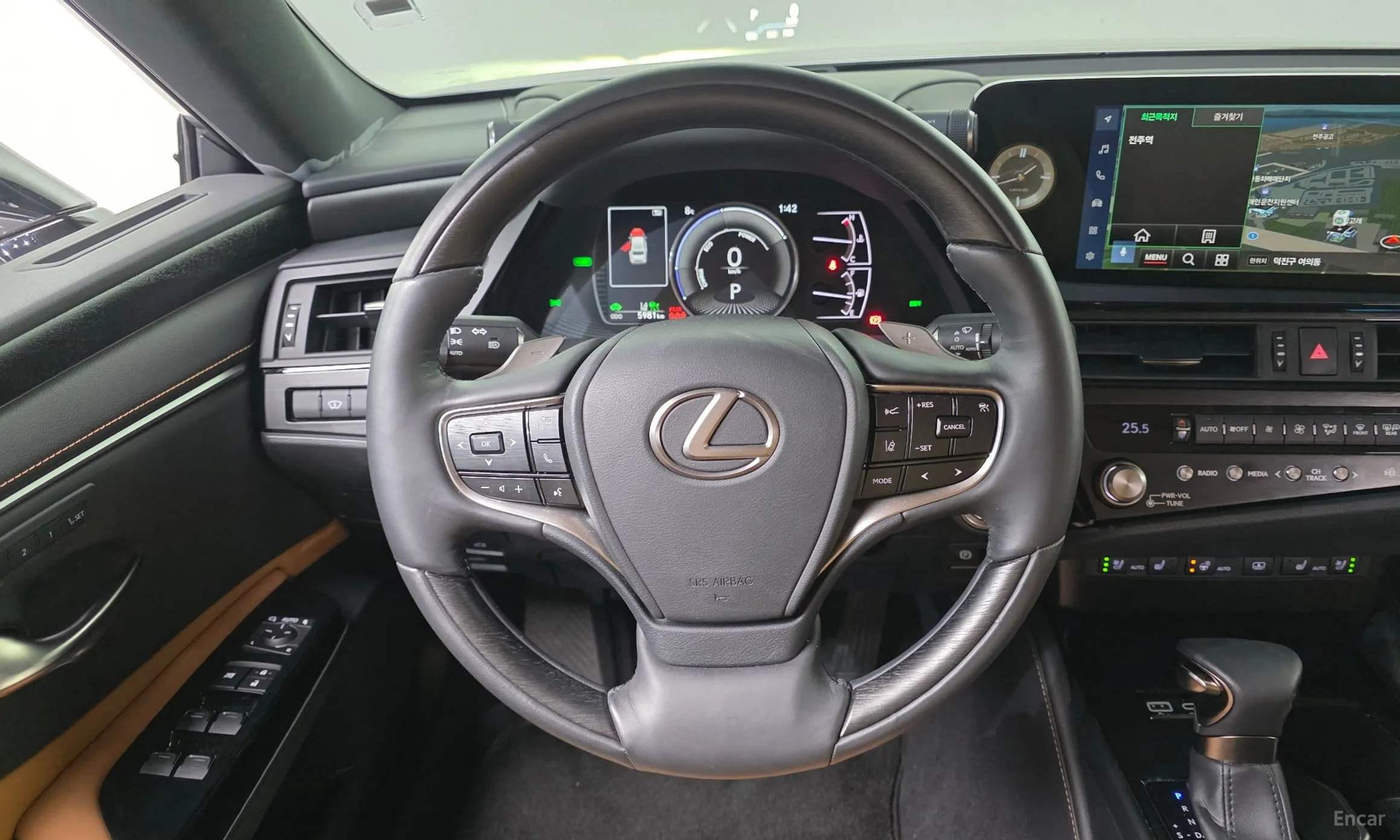 Lexus ES300h 7th Generation превью 14