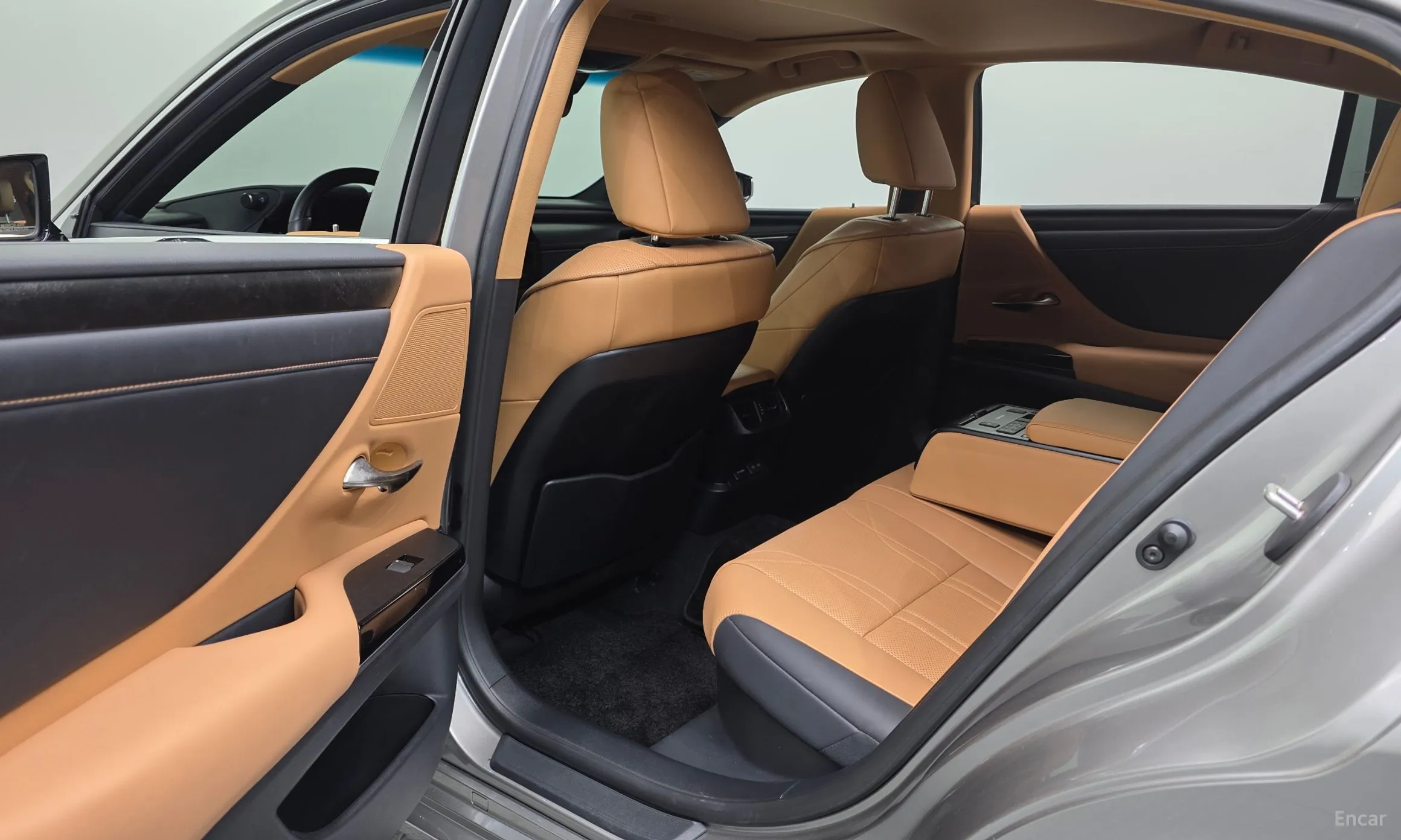 Lexus ES300h 7th Generation превью 17