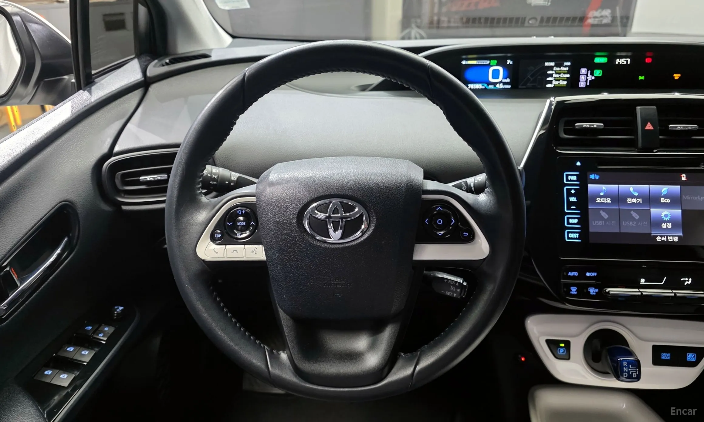 Toyota Prius 4th Generation превью 13