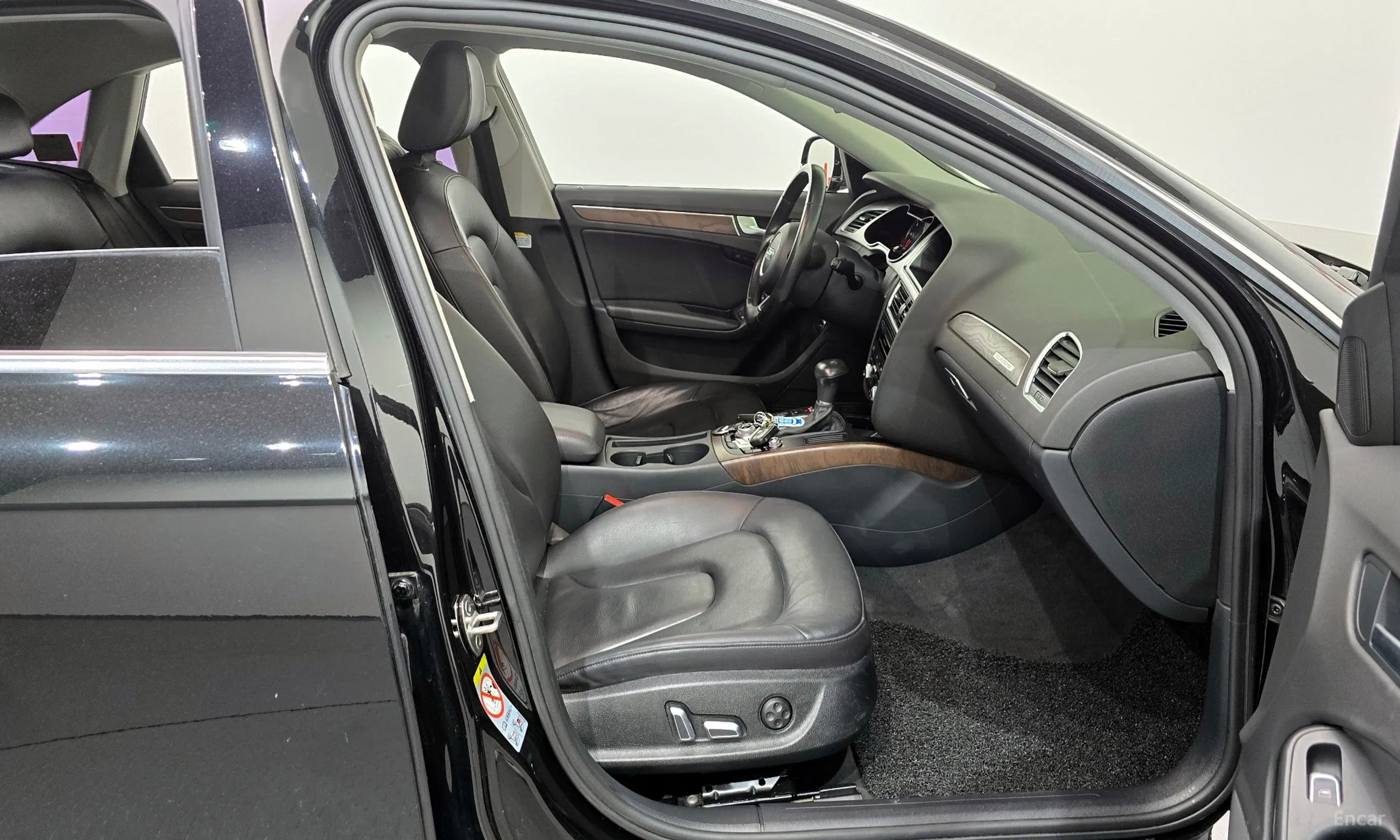Audi New A4 превью 11