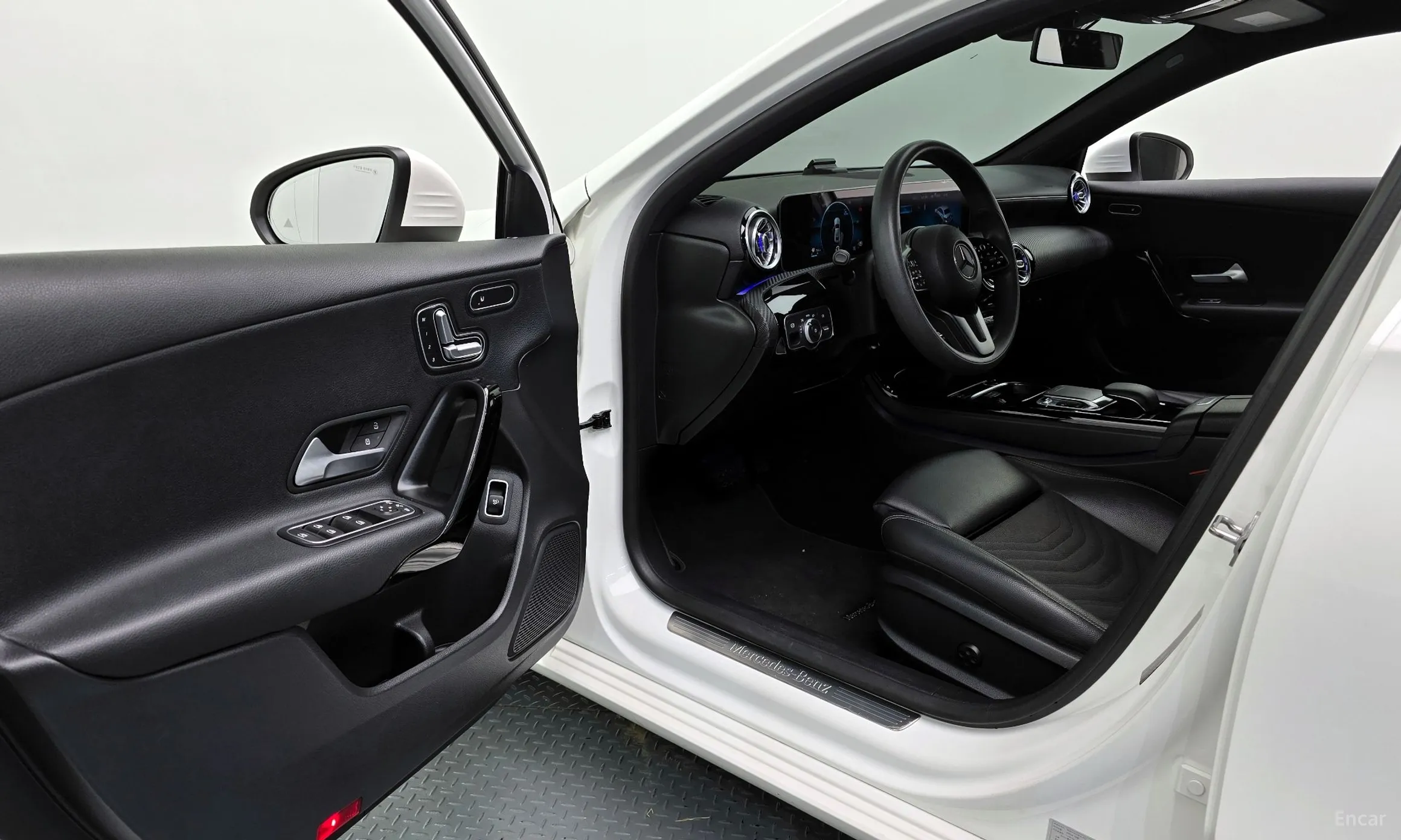 Mercedes Benz A-Class W177 превью 11