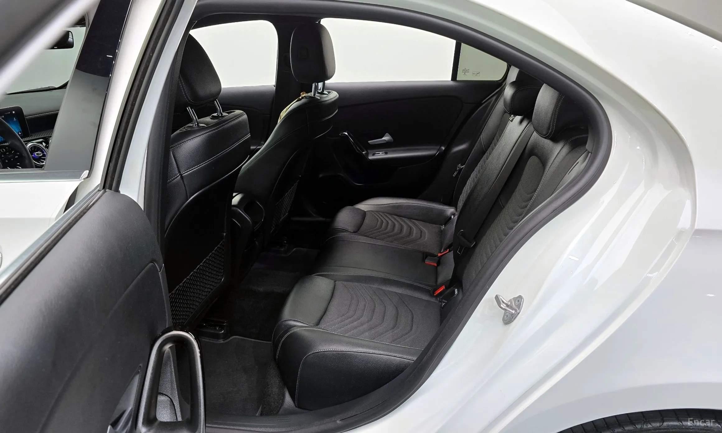 Mercedes Benz A-Class W177 превью 13