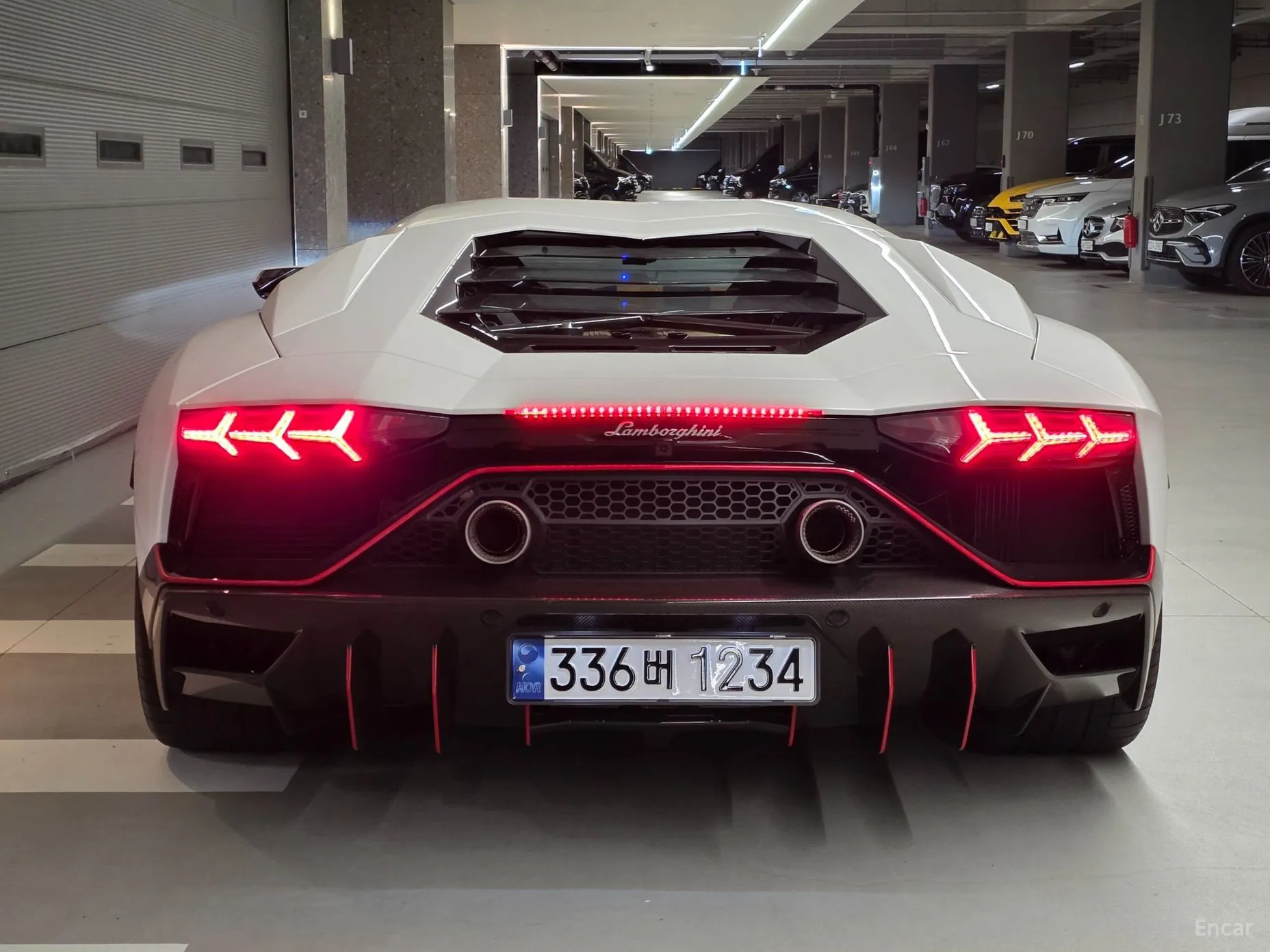 Lamborghini Aventador превью 3