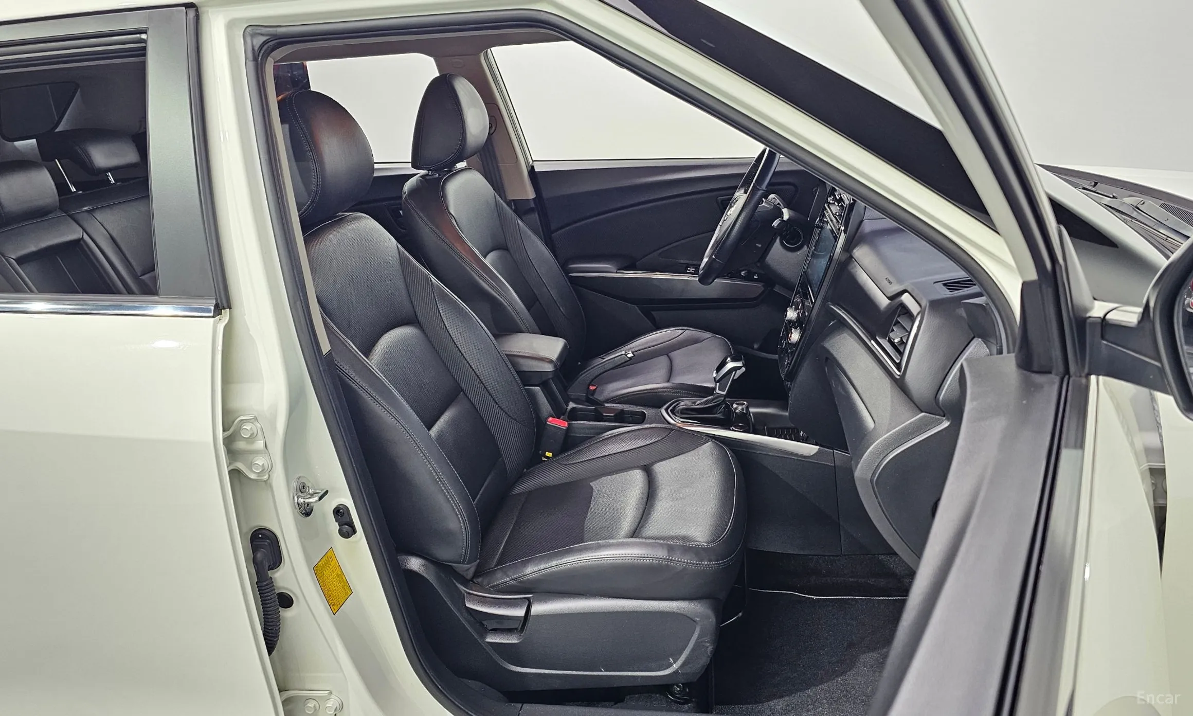 KG Mobility (SsangYong) Tivoli Air превью 13