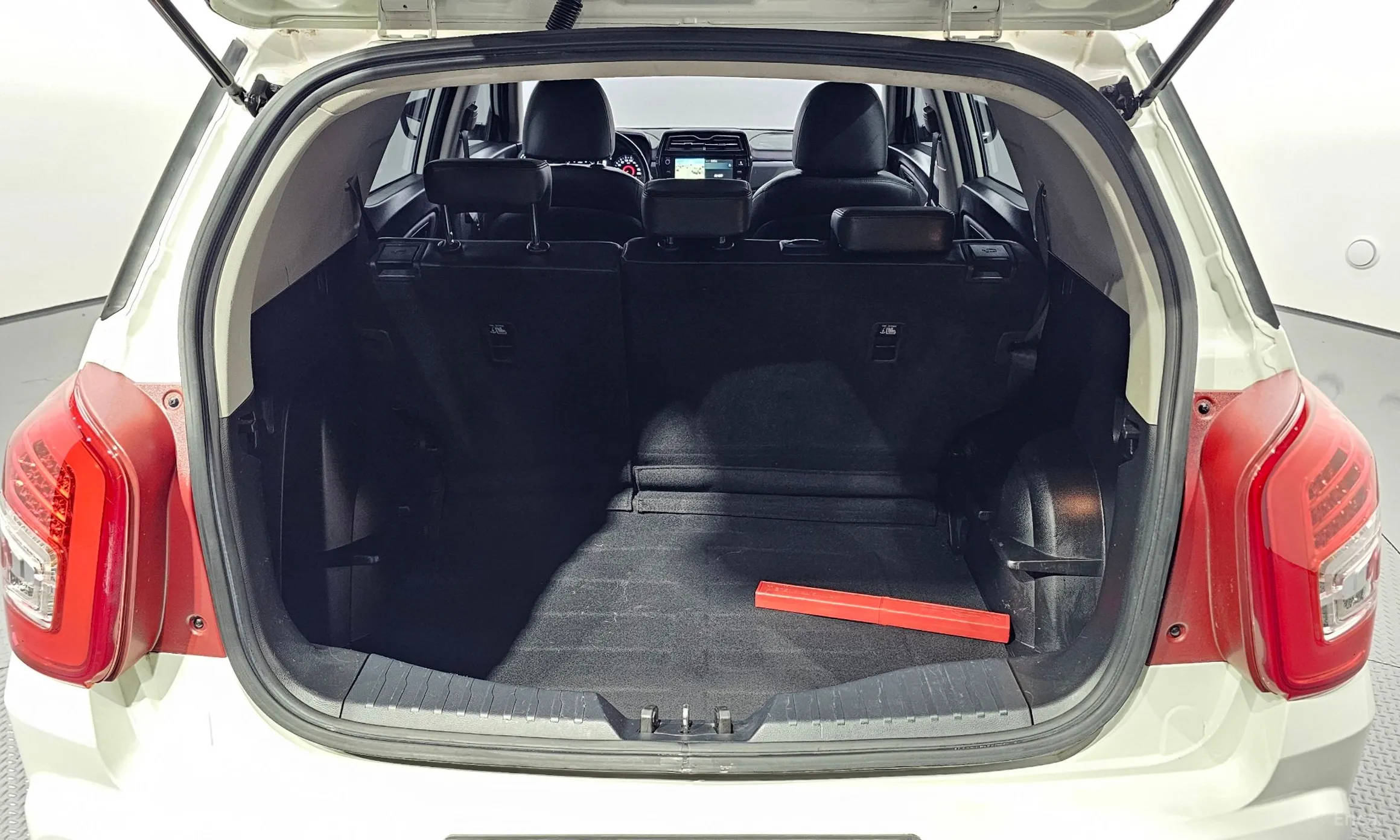 KG Mobility (SsangYong) Tivoli Air превью 20