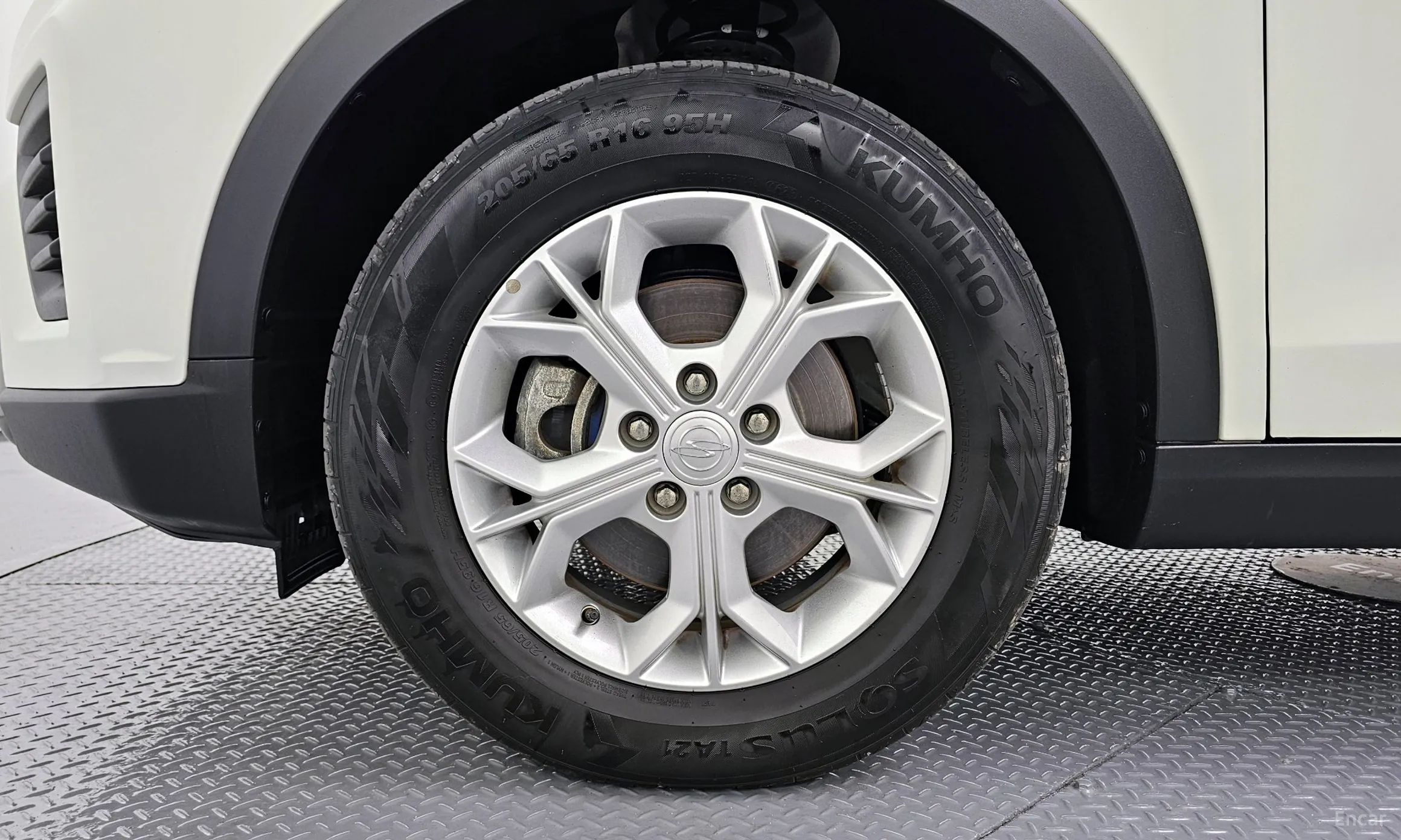 KG Mobility (SsangYong) Tivoli Air превью 5