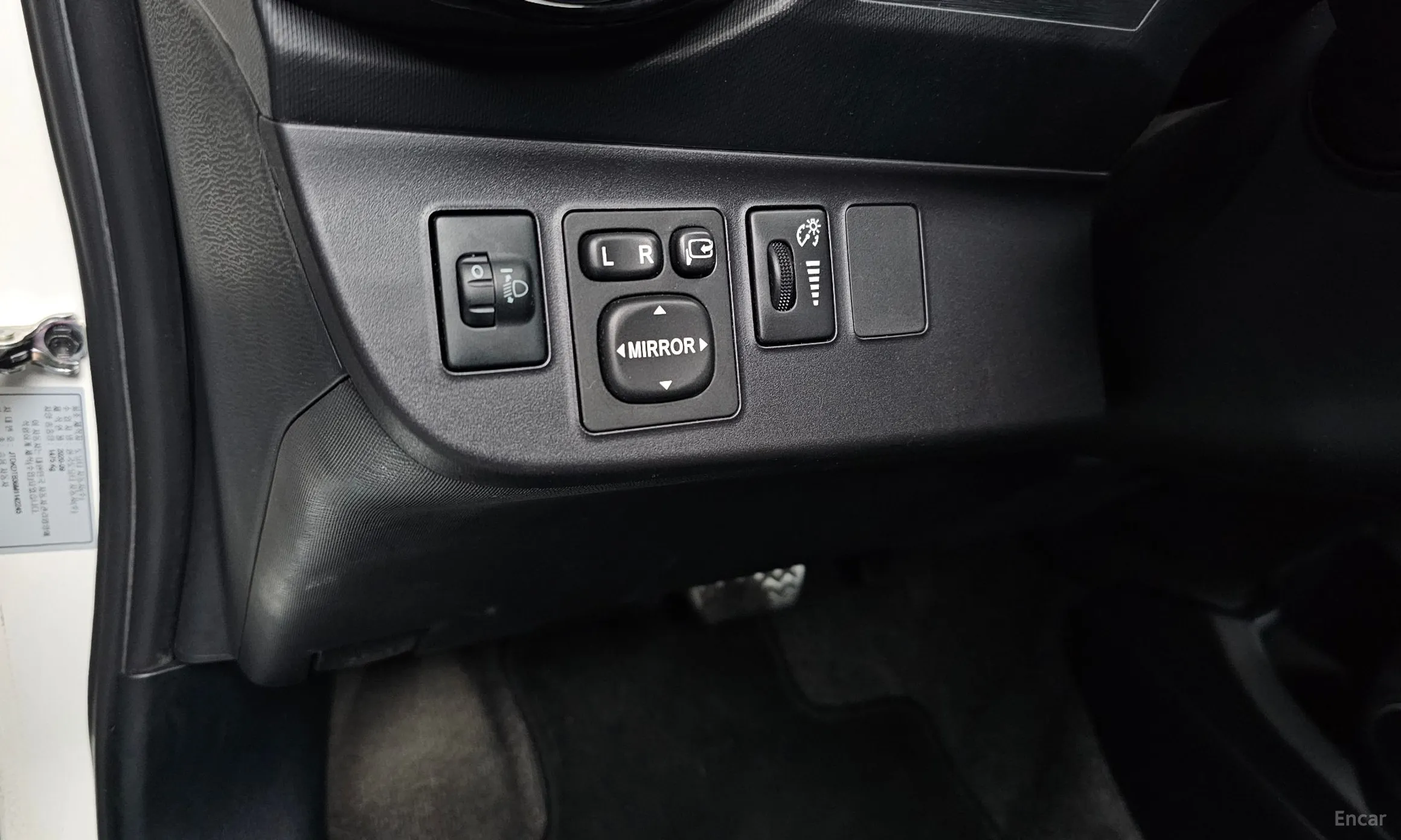 Toyota Prius C превью 17