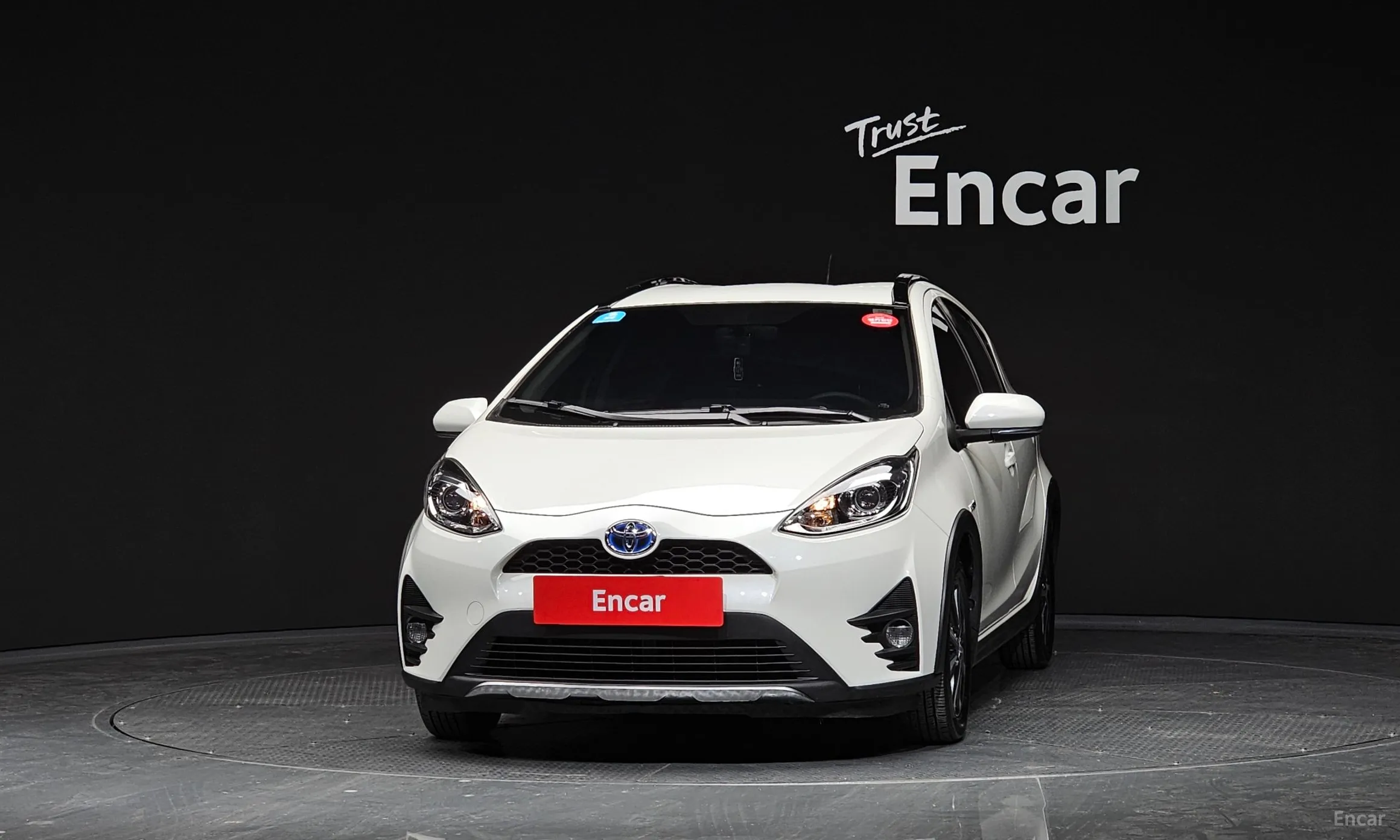 Toyota Prius C превью 3