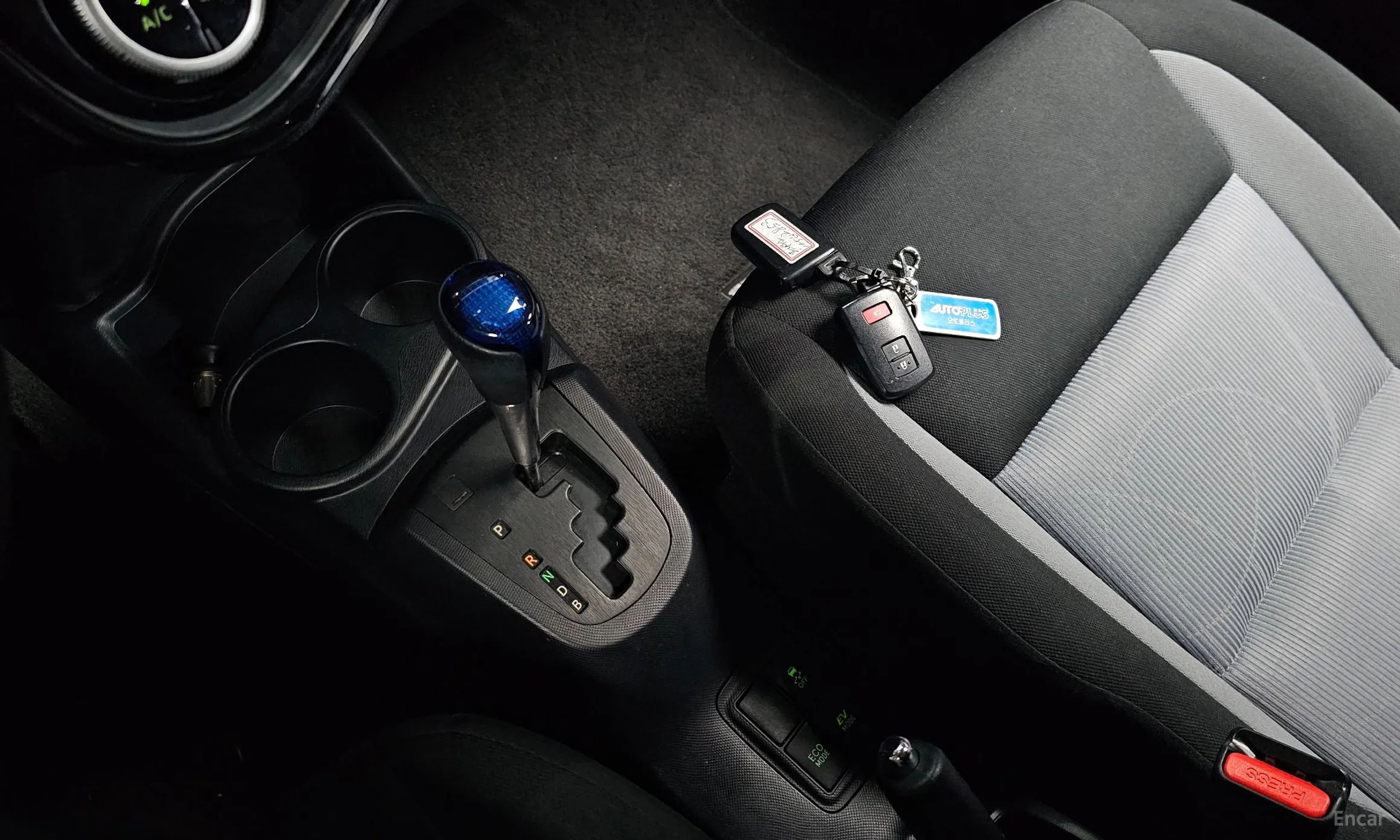 Toyota Prius C превью 9