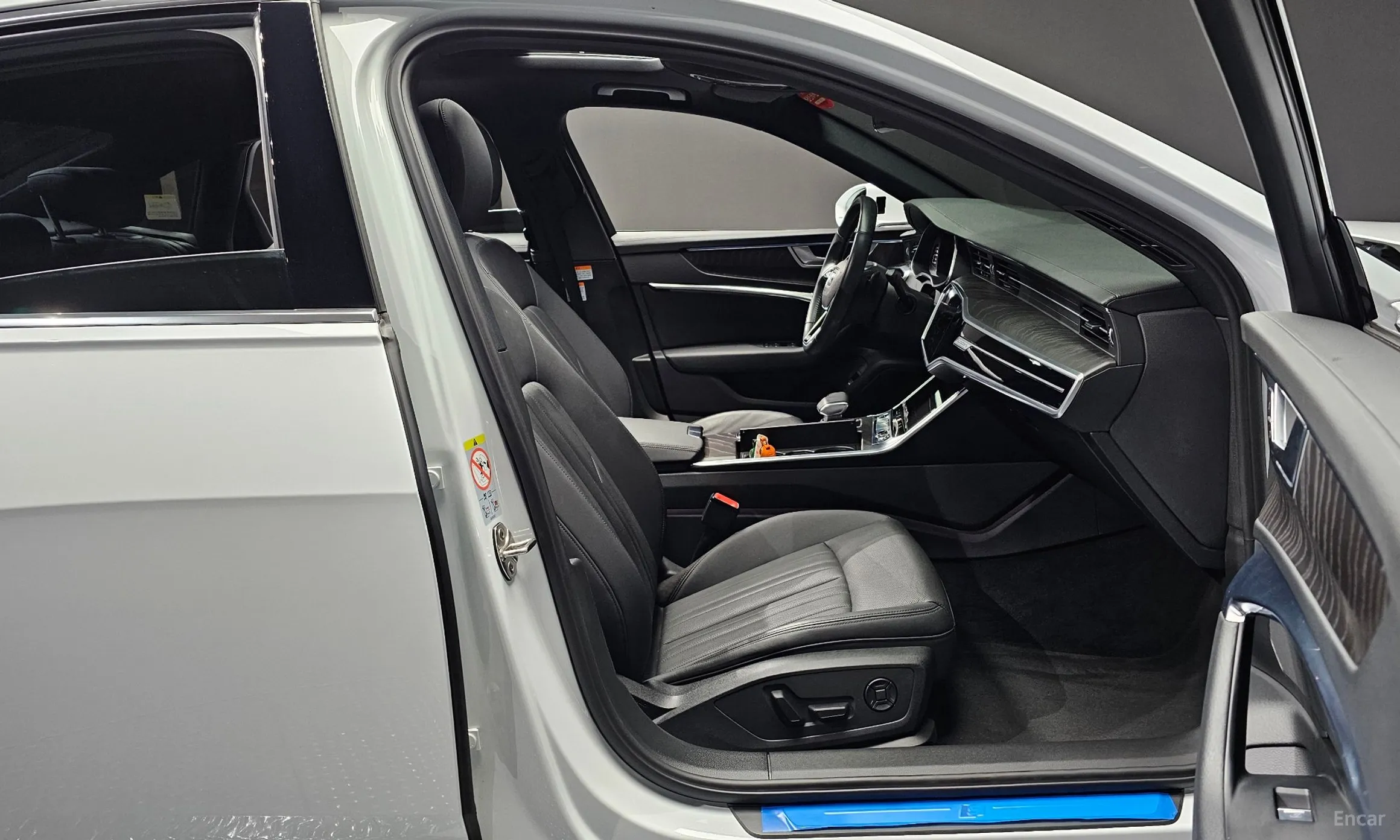 Audi A6 (C8) превью 11