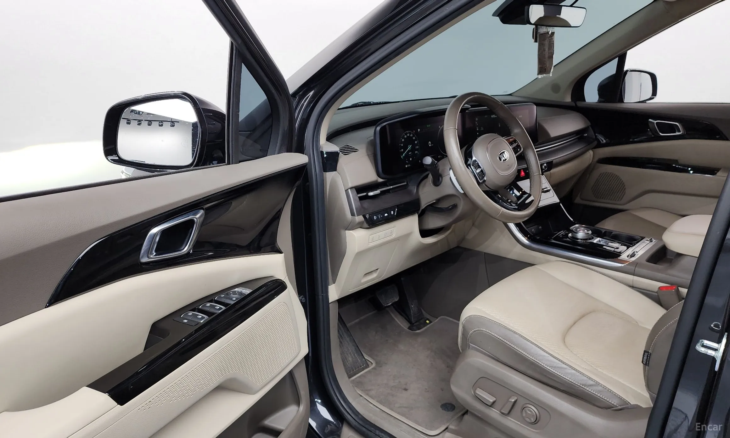 Kia Carnival Gen 4 превью 10