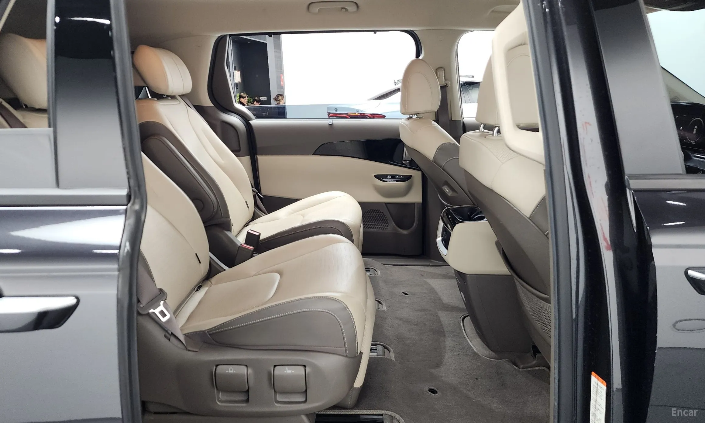 Kia Carnival Gen 4 превью 12