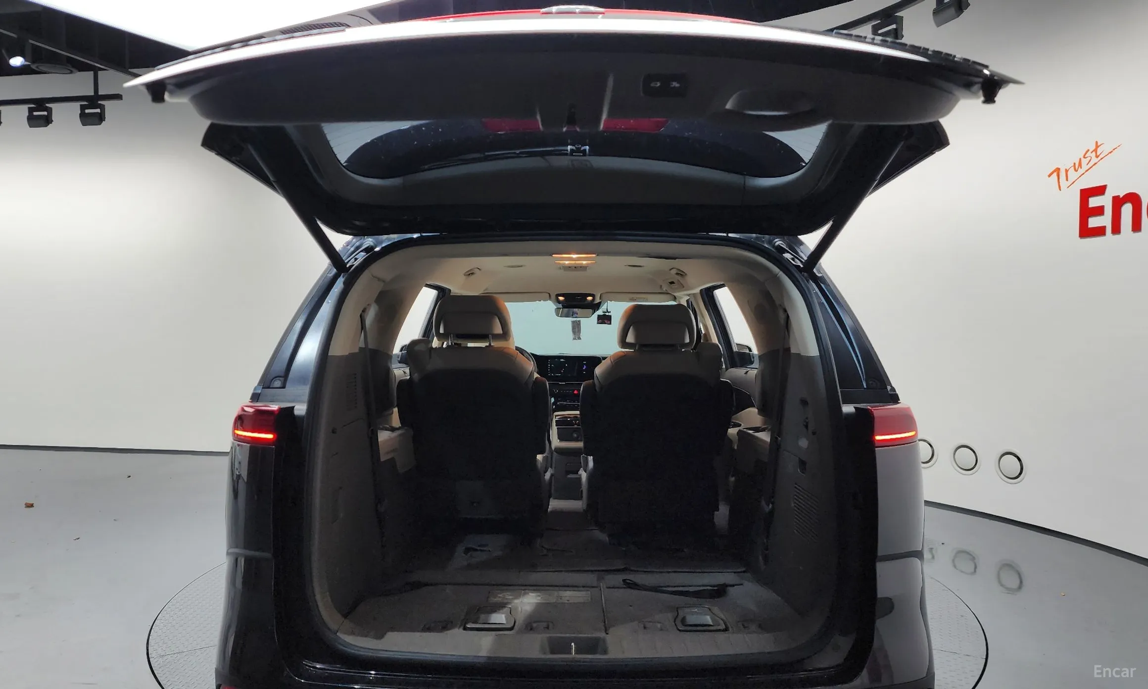 Kia Carnival Gen 4 превью 20