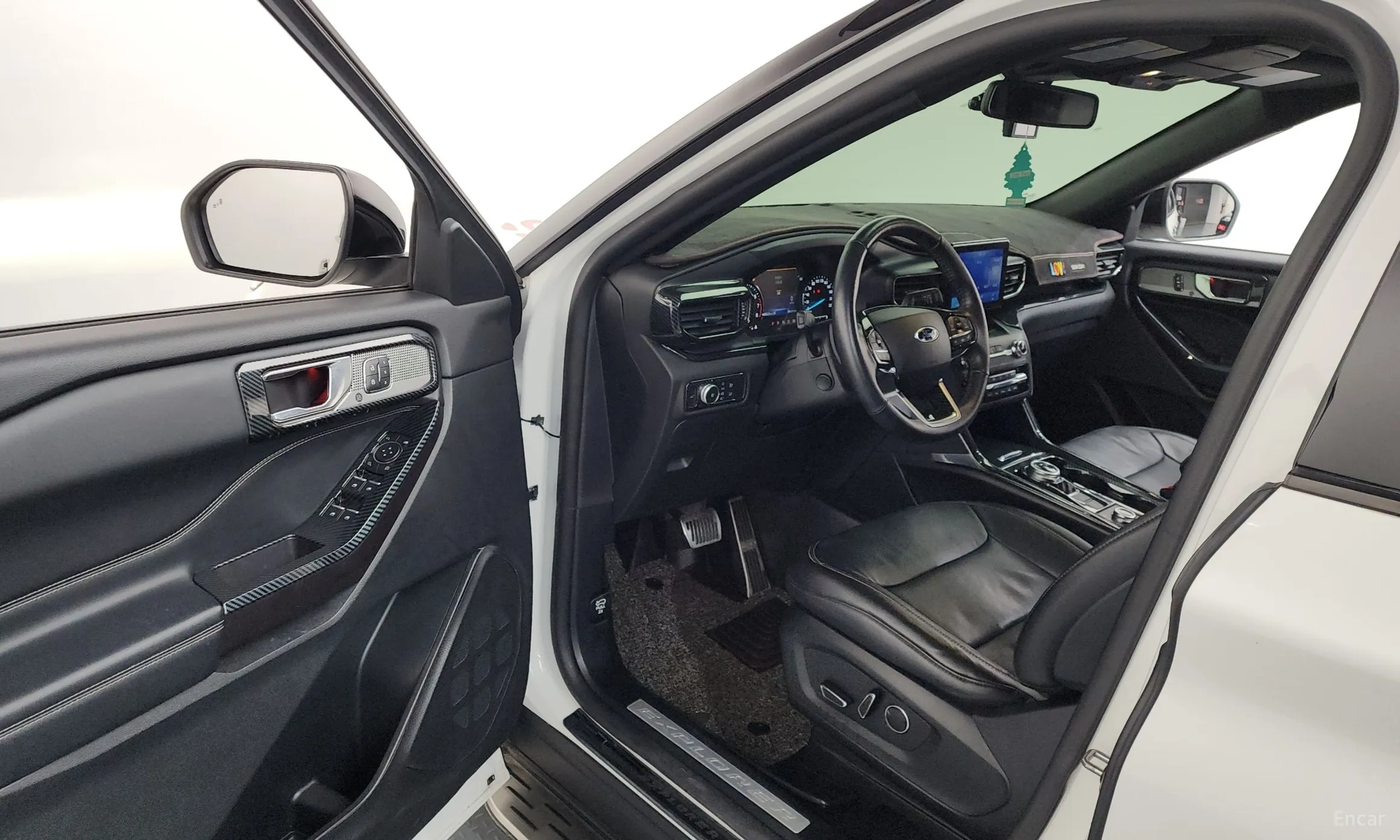 Ford Explorer 6th Generation превью 10